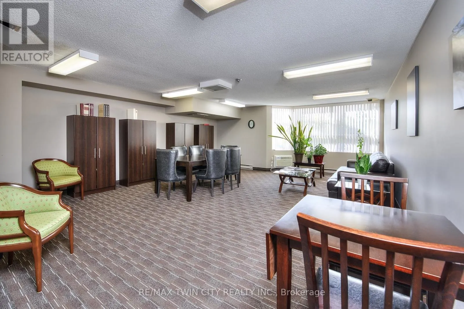 1605 - 35 GREEN VALLEY DRIVE