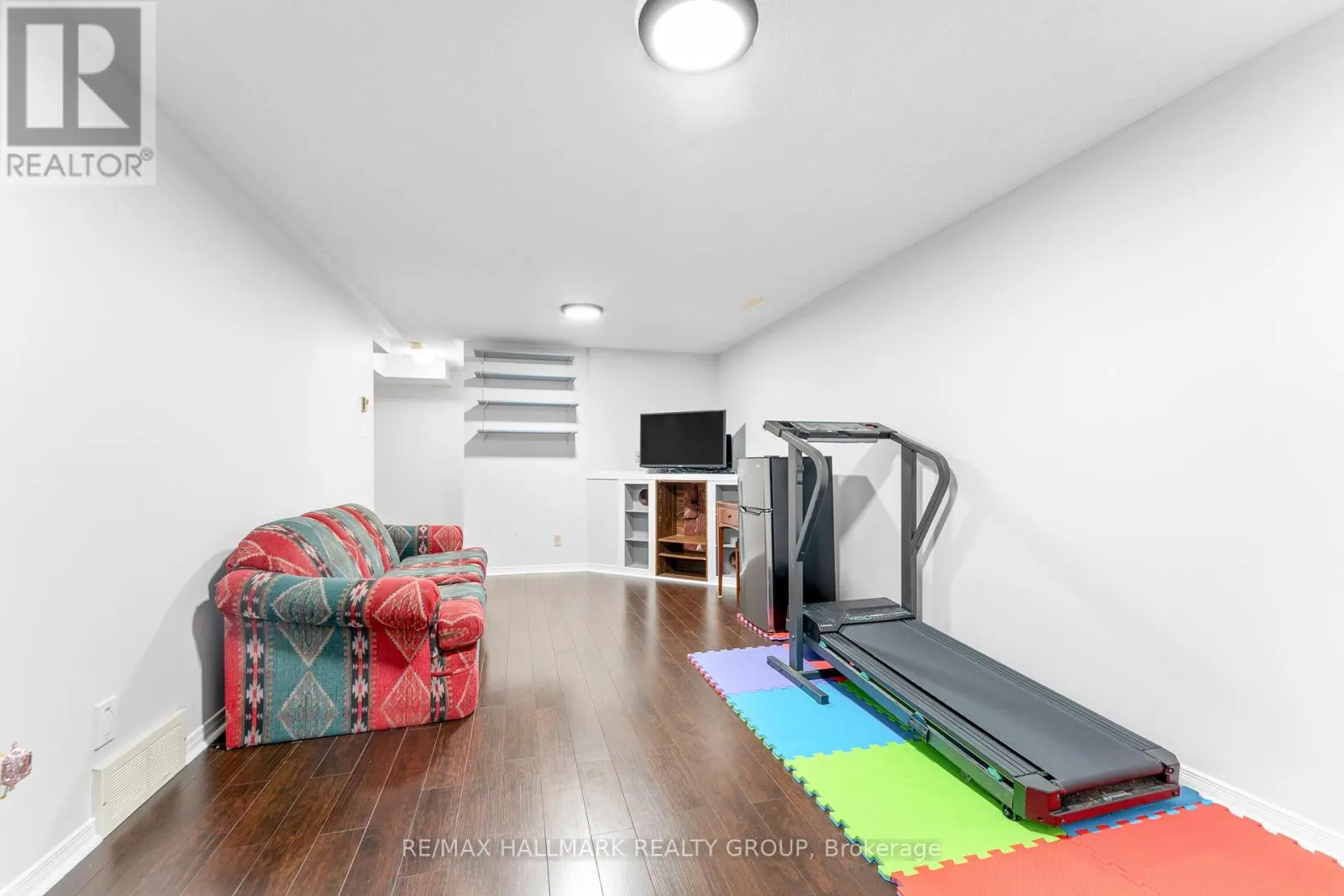 59 SHEARER CRESCENT