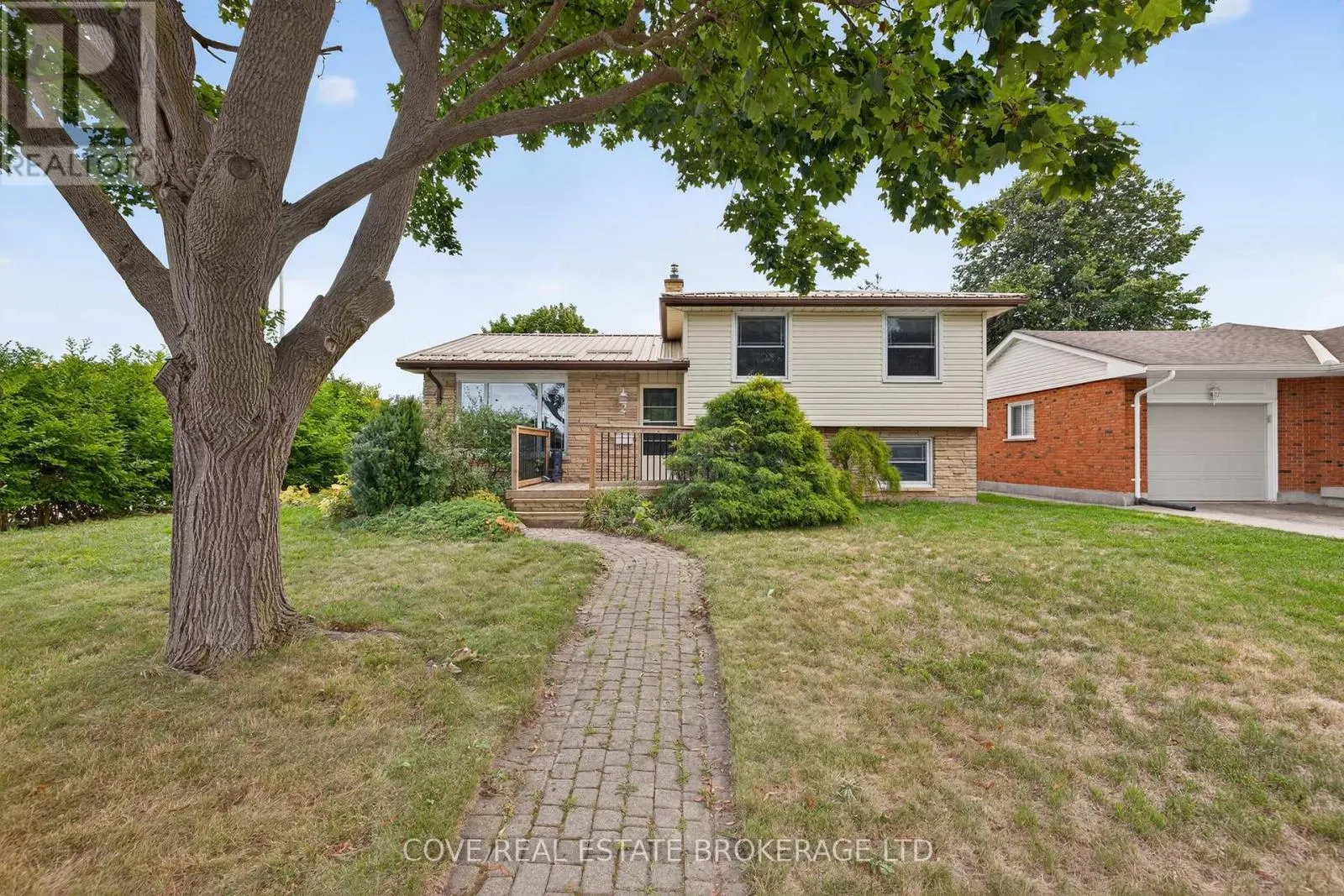 2 ASPEN AVENUE