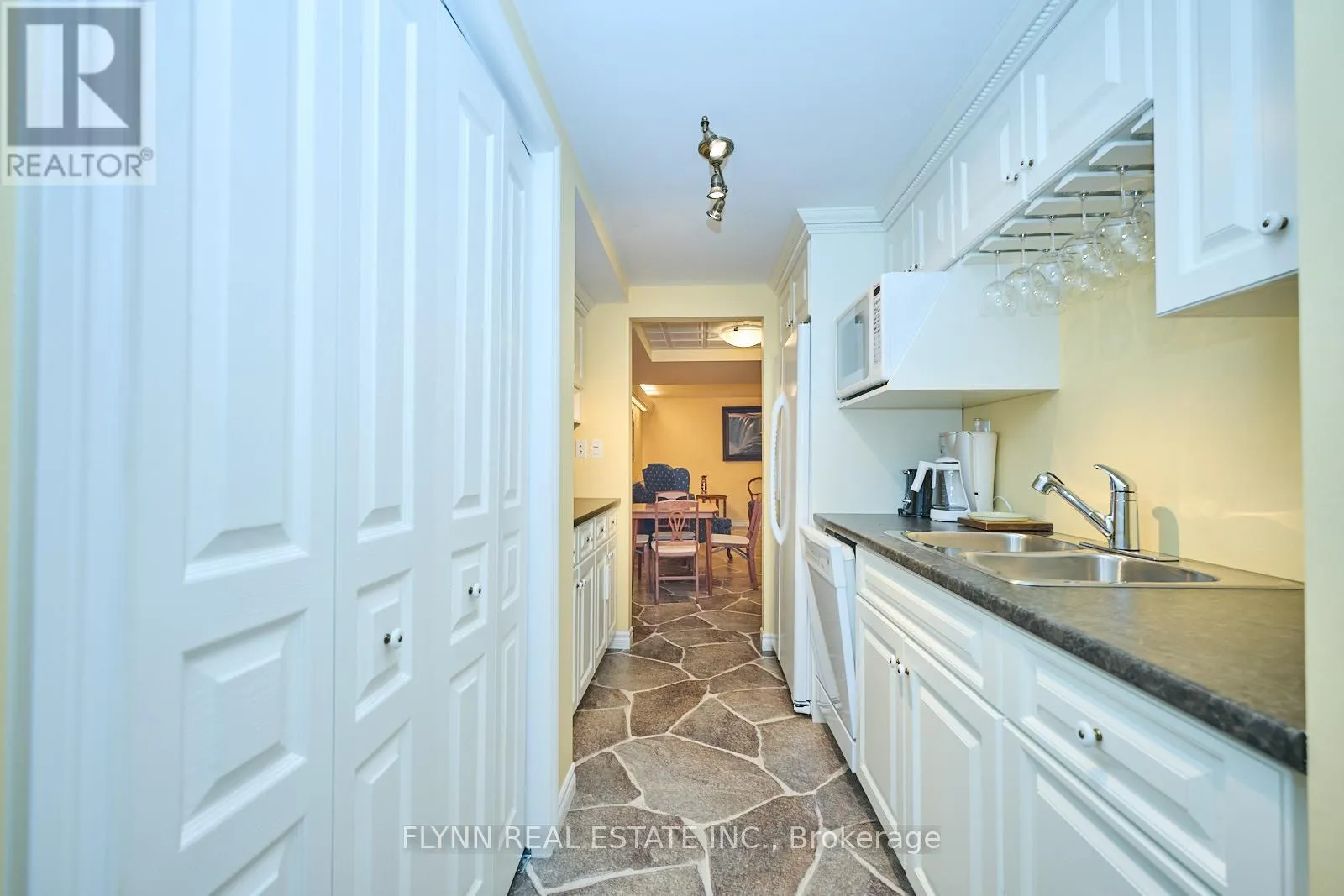 37 SHAWS LANE