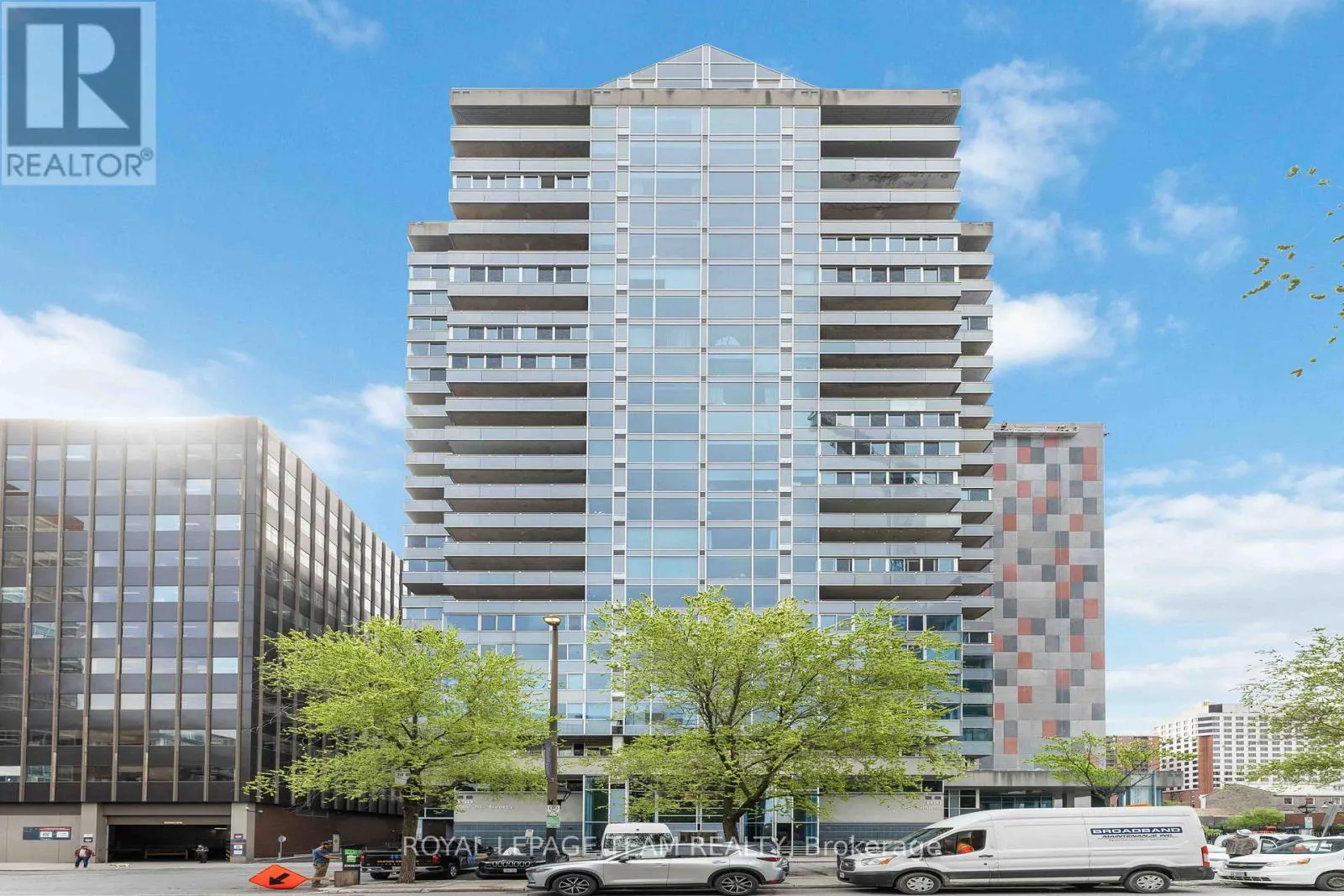 1806 - 160 GEORGE STREET