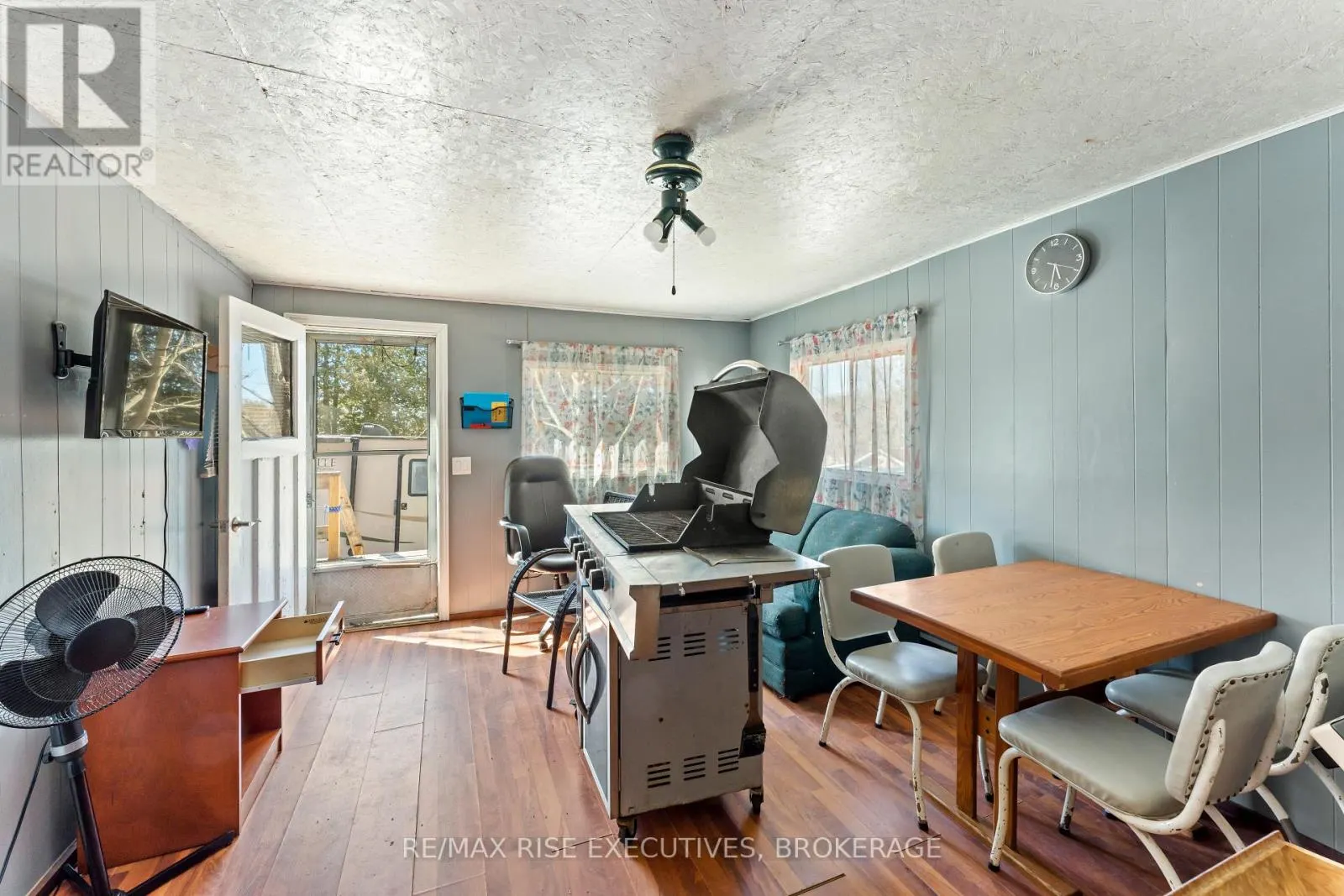 1264 COX ROAD