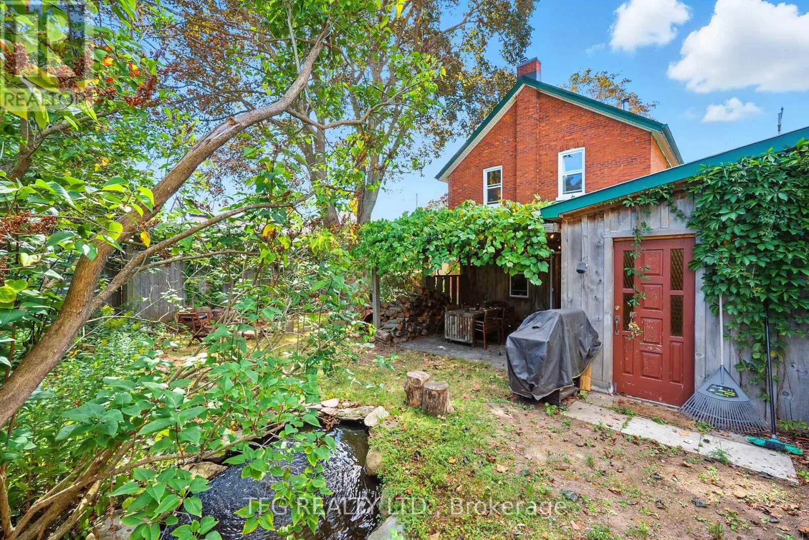 384 BALL STREET