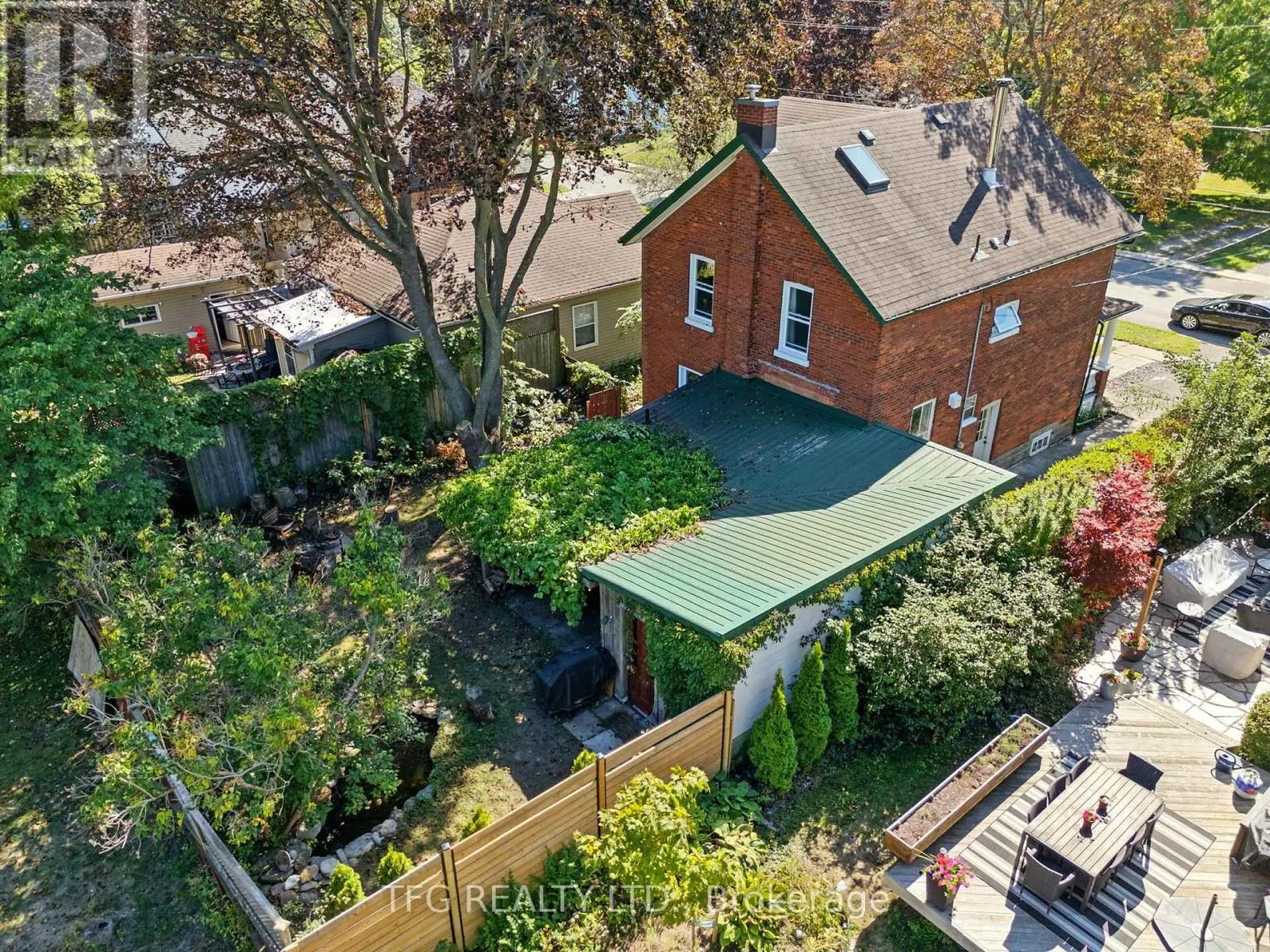 384 BALL STREET