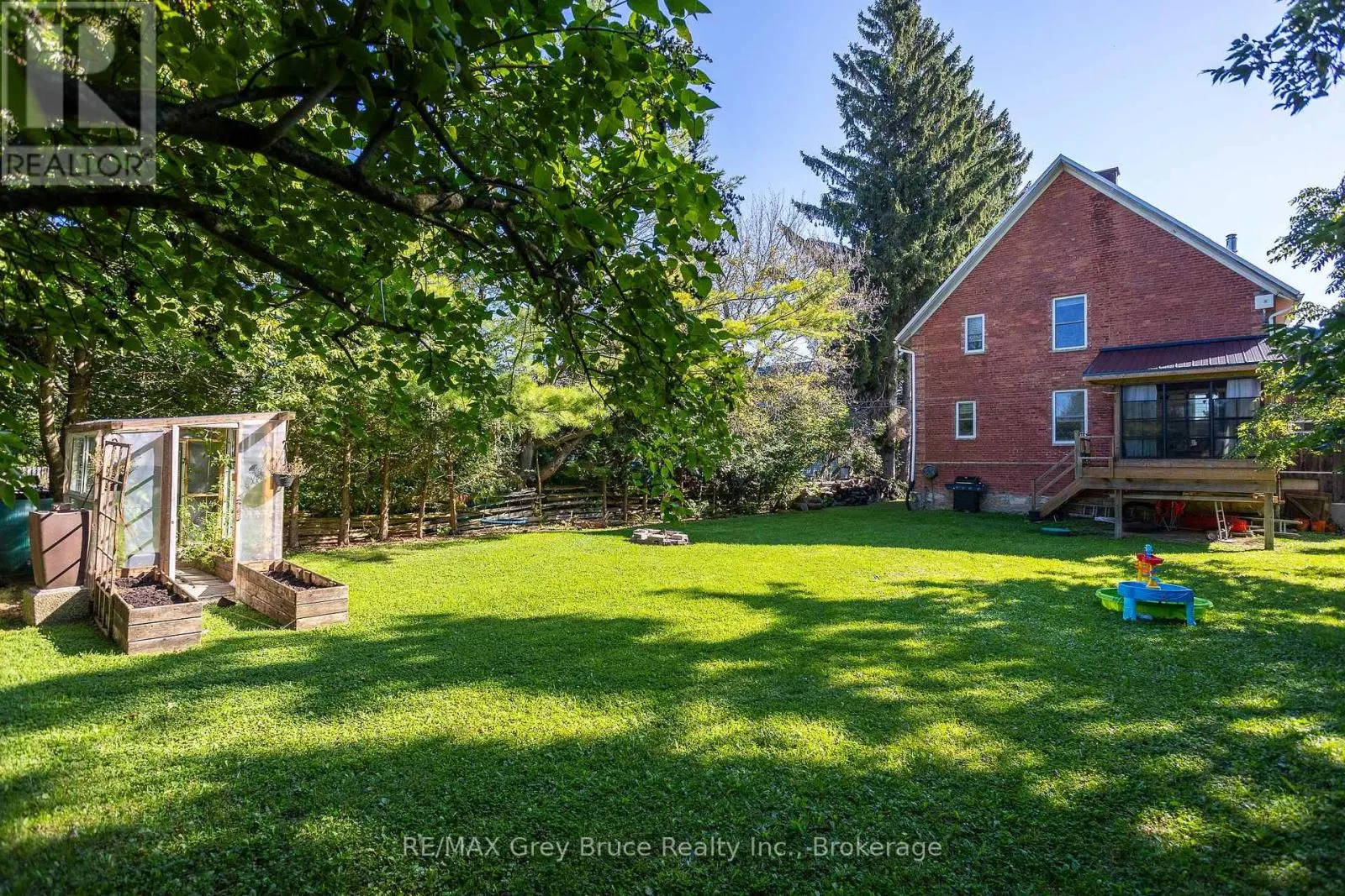319930 KEMBLE ROCK ROAD