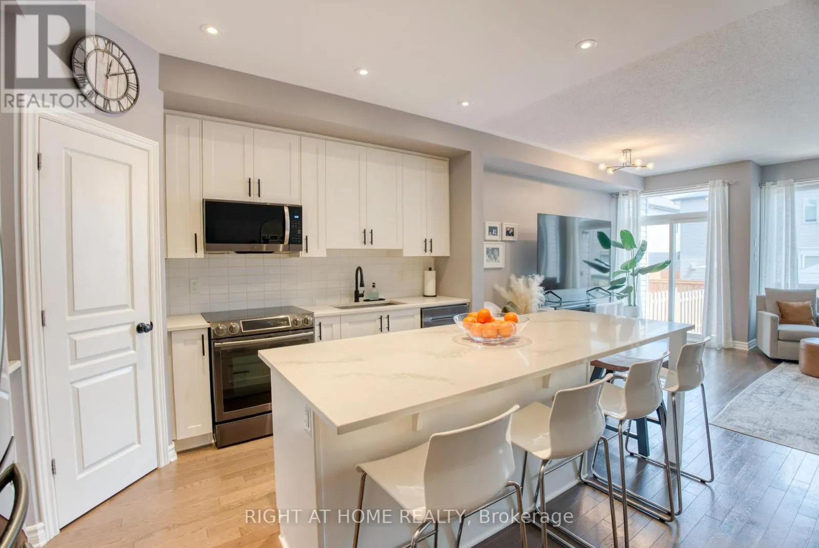 1148 BECKETT CRESCENT