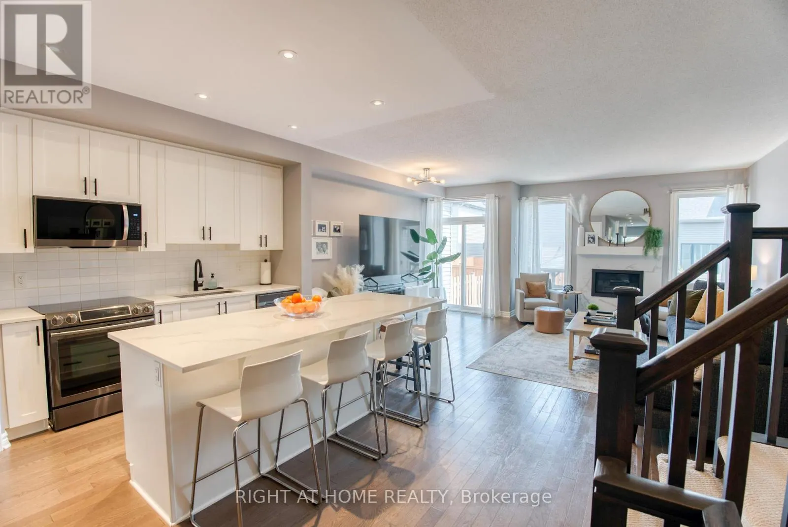 1148 BECKETT CRESCENT