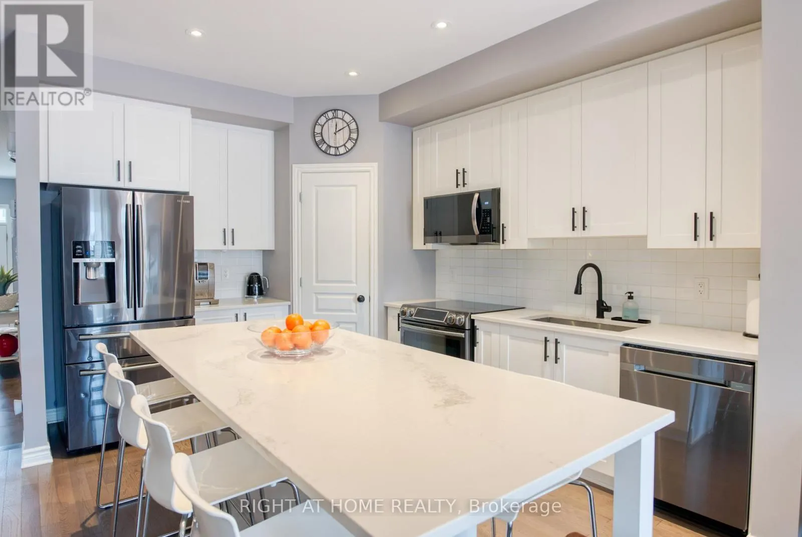 1148 BECKETT CRESCENT