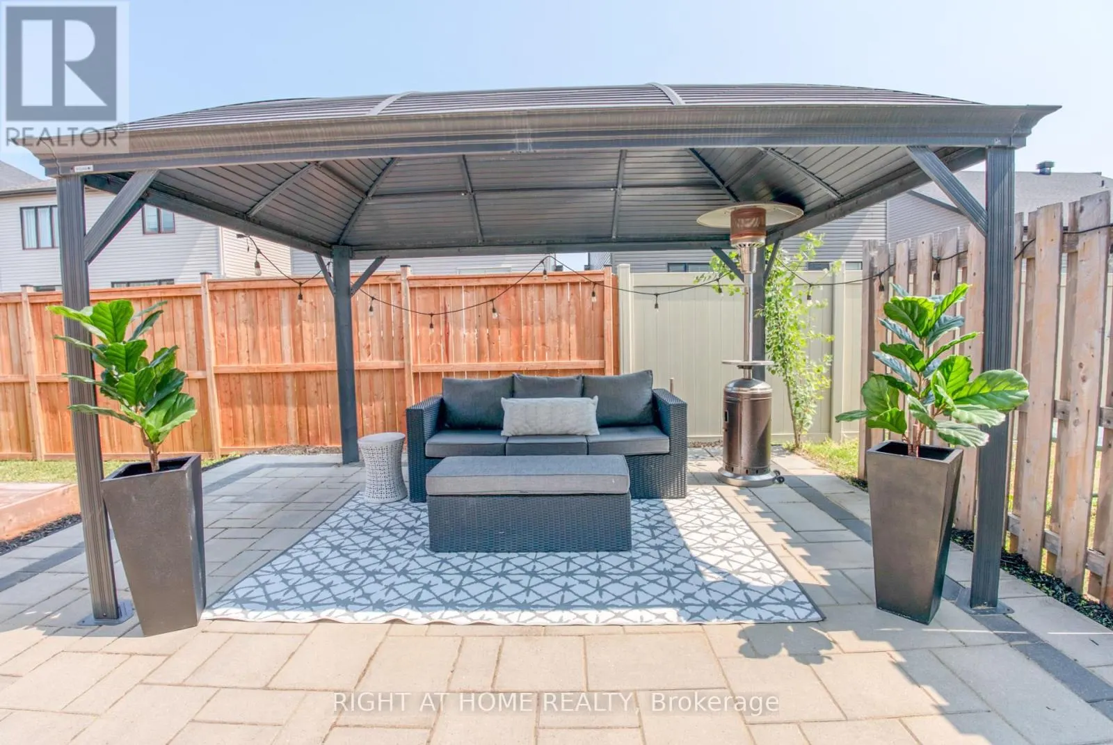 1148 BECKETT CRESCENT