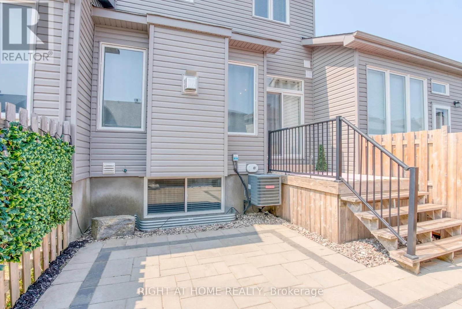 1148 BECKETT CRESCENT