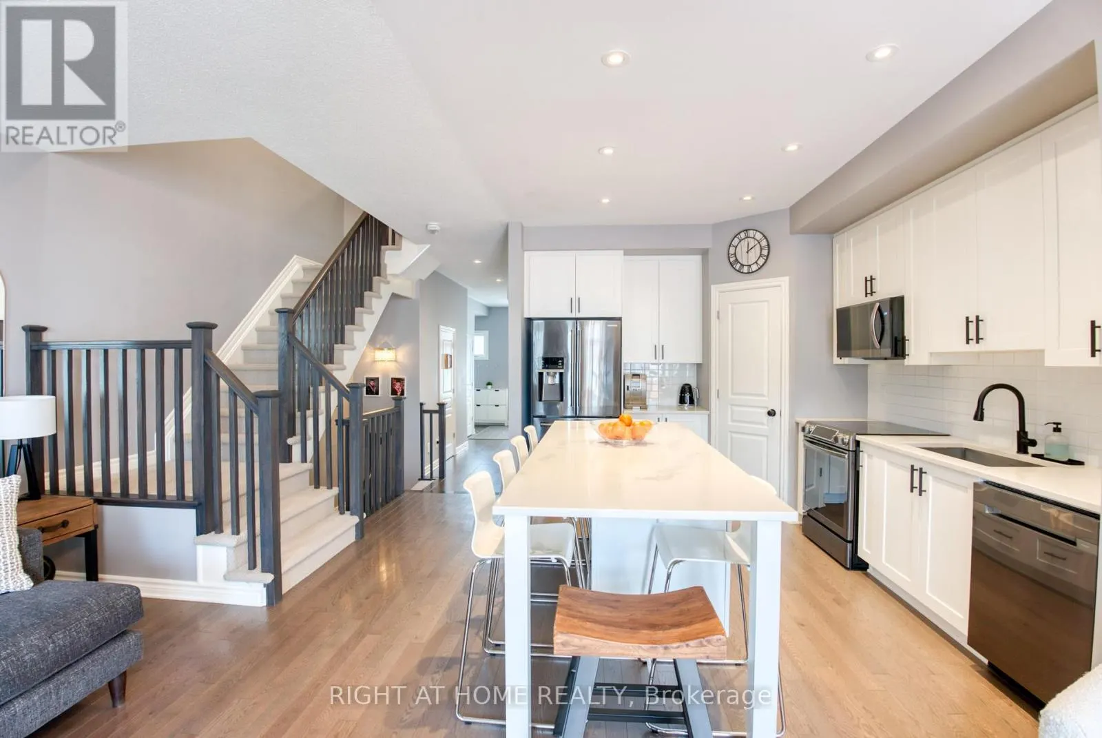 1148 BECKETT CRESCENT