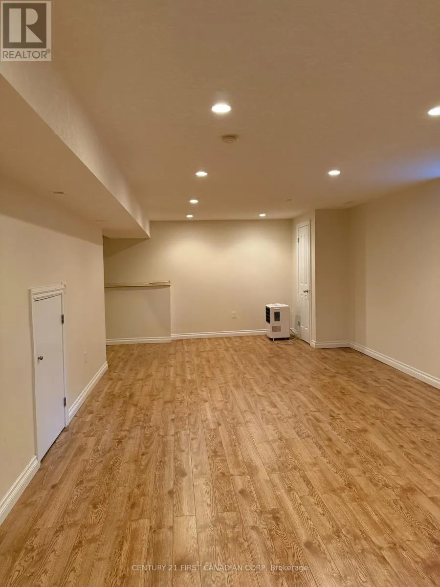 52 CEDARWOOD CRESCENT