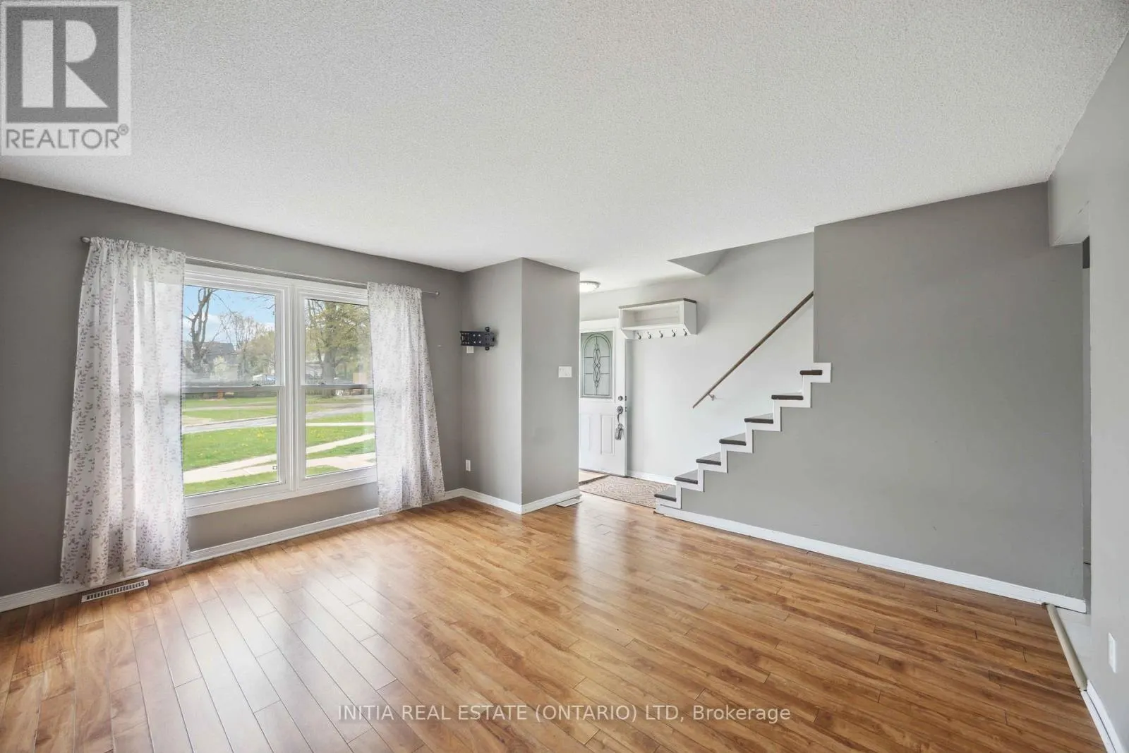 27 - 825 EXMOUTH STREET, #27