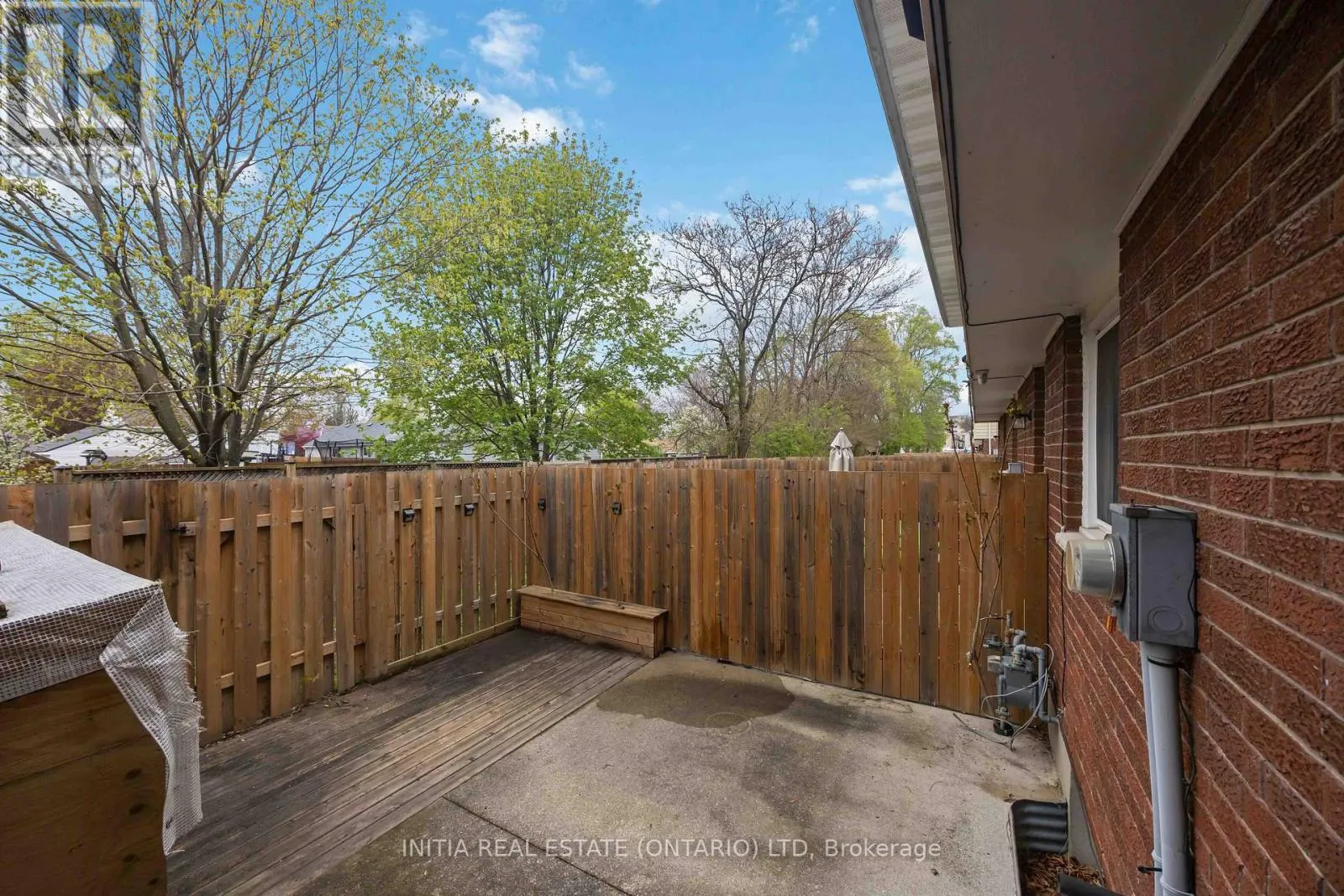 27 - 825 EXMOUTH STREET, #27