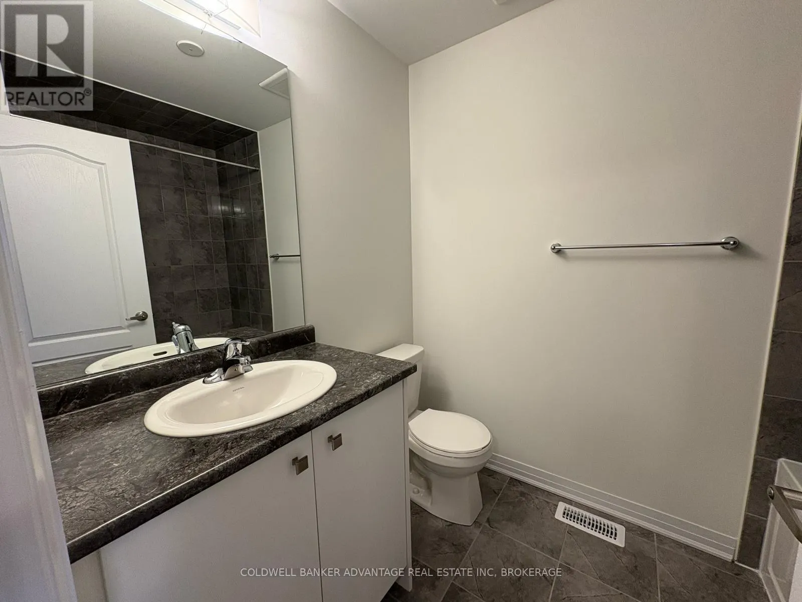 216 PORT CRESCENT