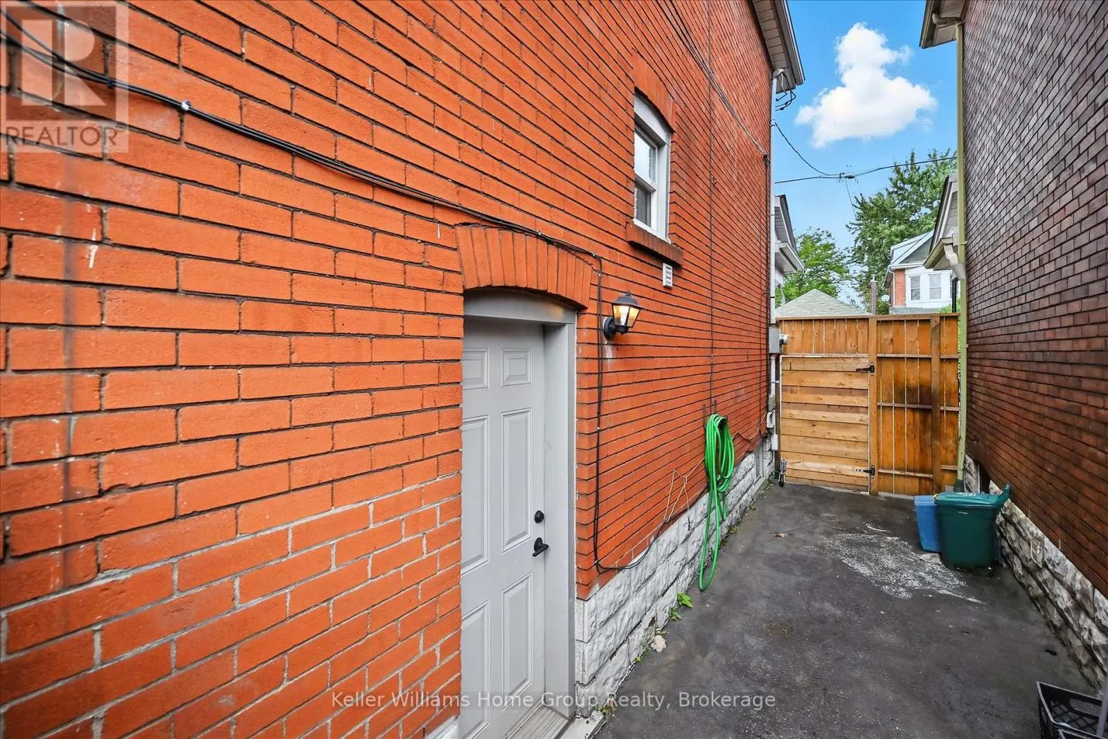 82 ROSEMONT AVENUE