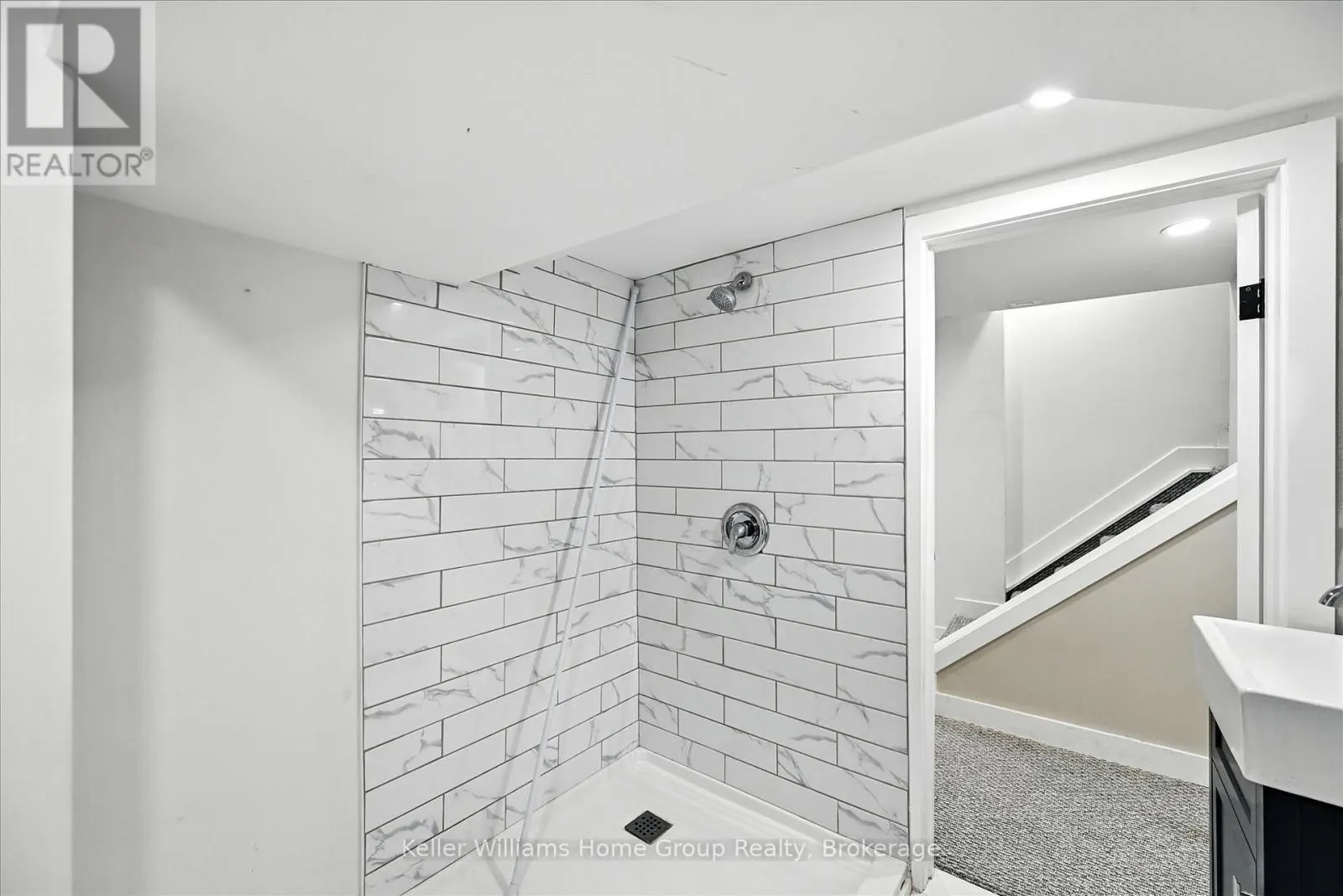 82 ROSEMONT AVENUE