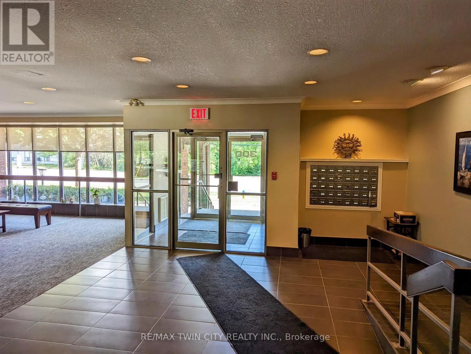 407 - 300 KEATS WAY