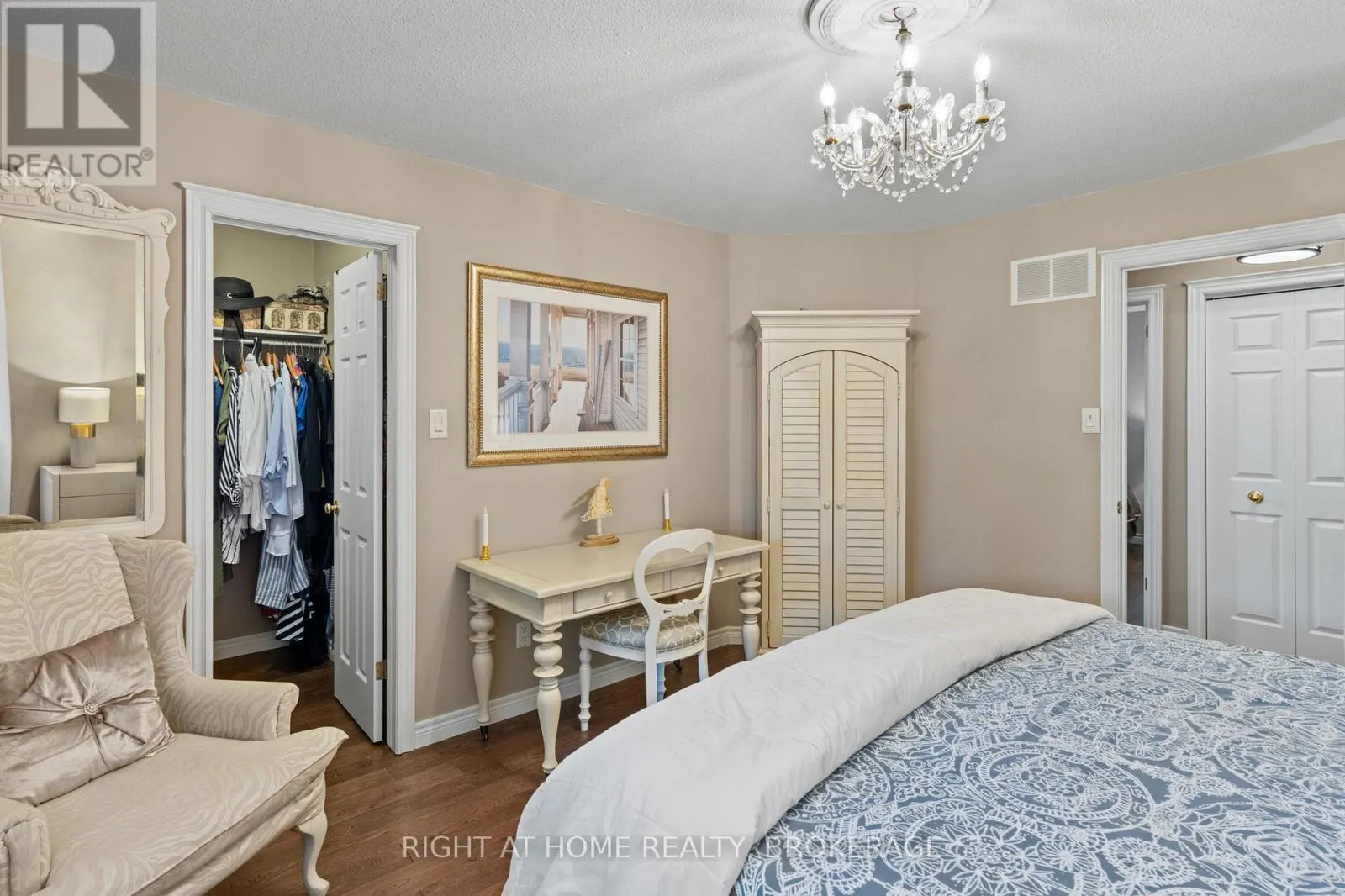 3981 HONEYSUCKLE CRESCENT