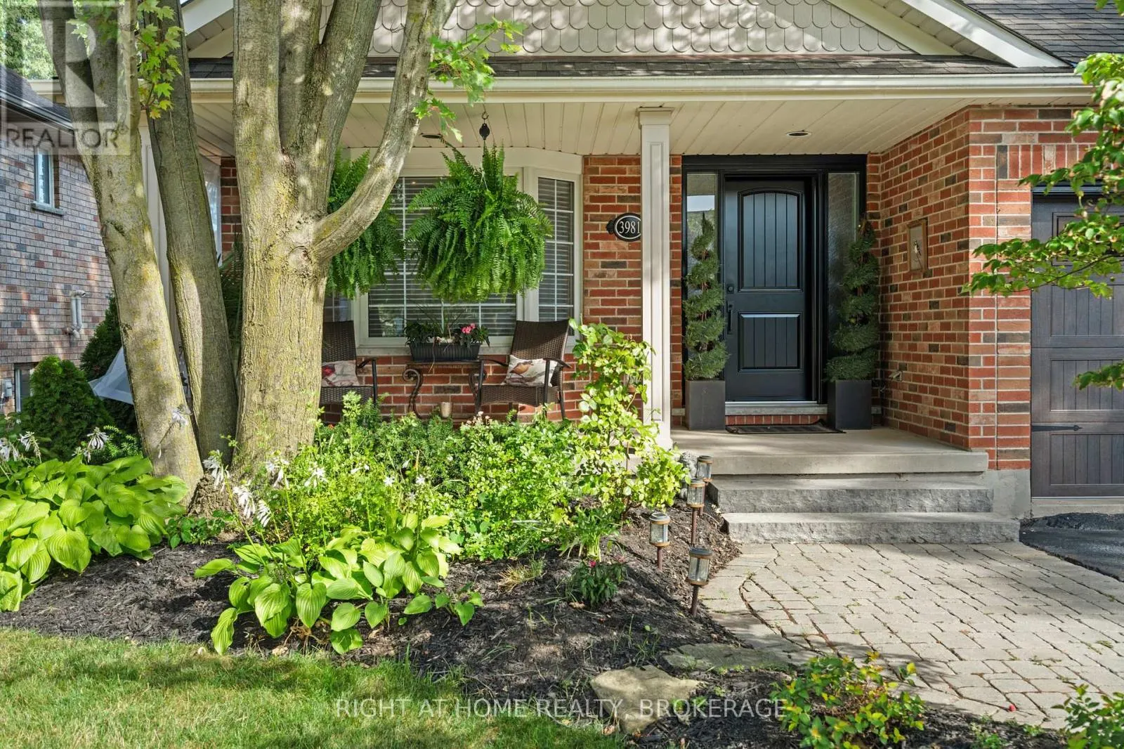 3981 HONEYSUCKLE CRESCENT