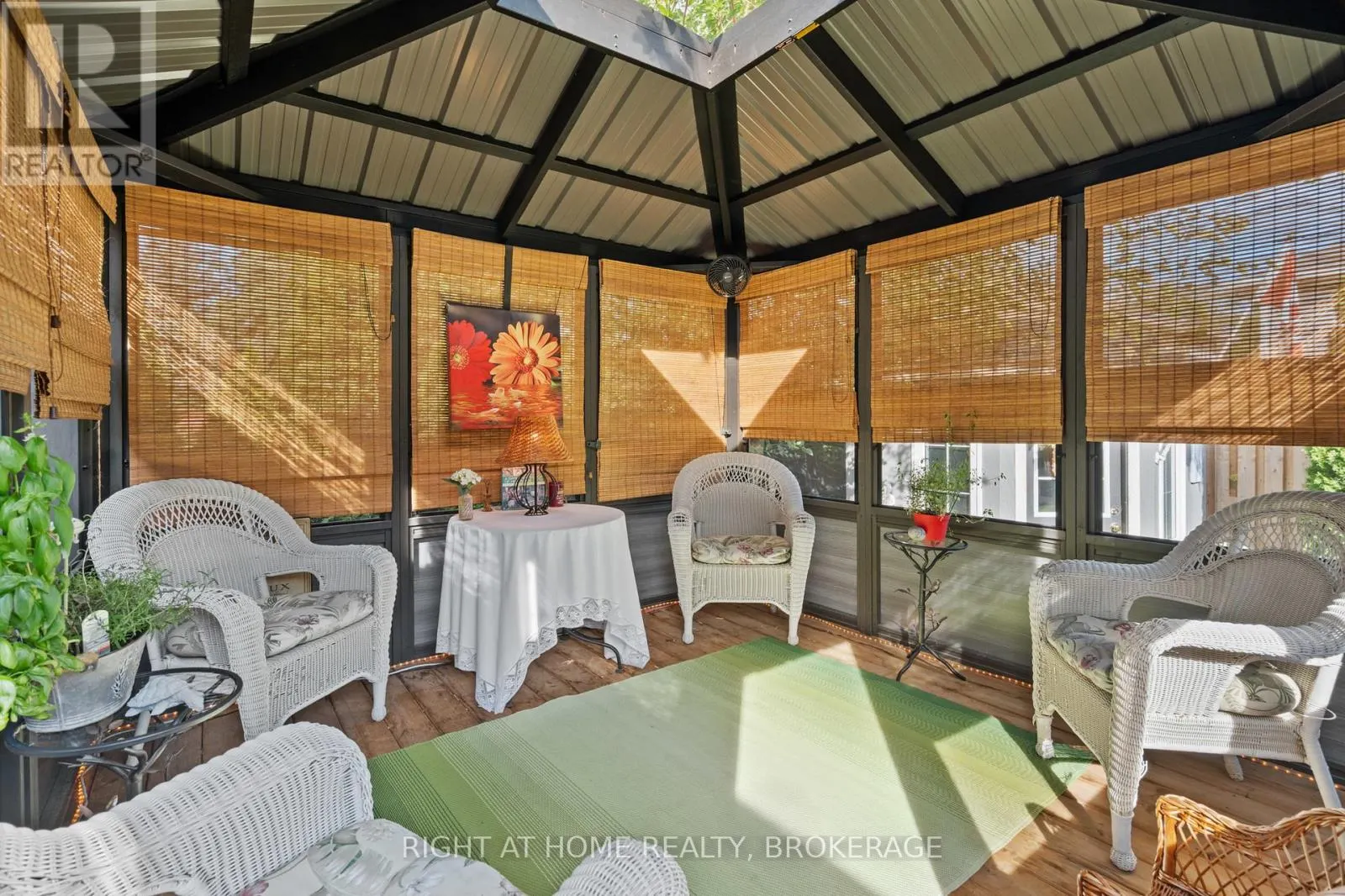 3981 HONEYSUCKLE CRESCENT