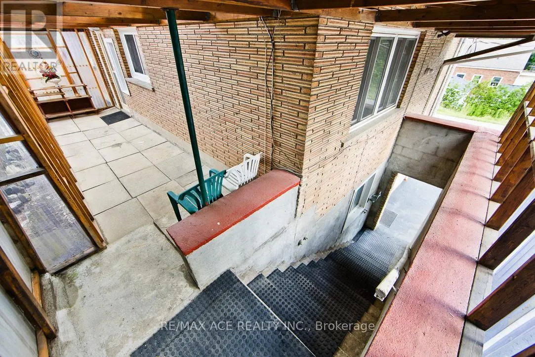 205 EMERSON STREET