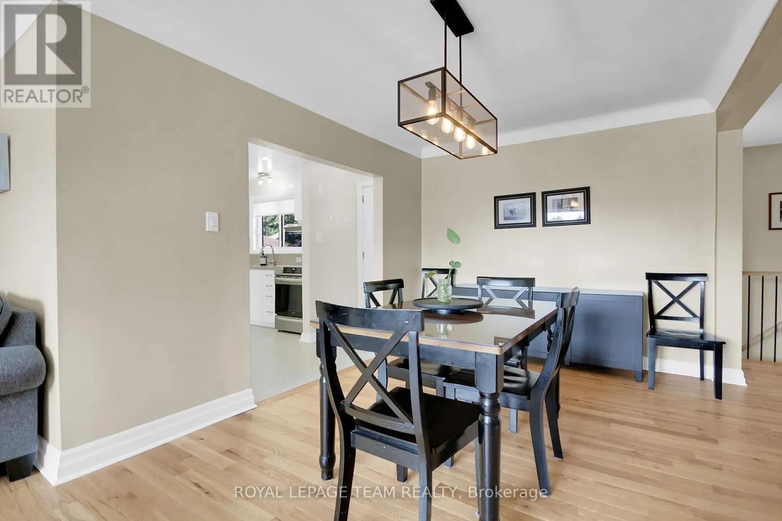43 EPWORTH AVENUE