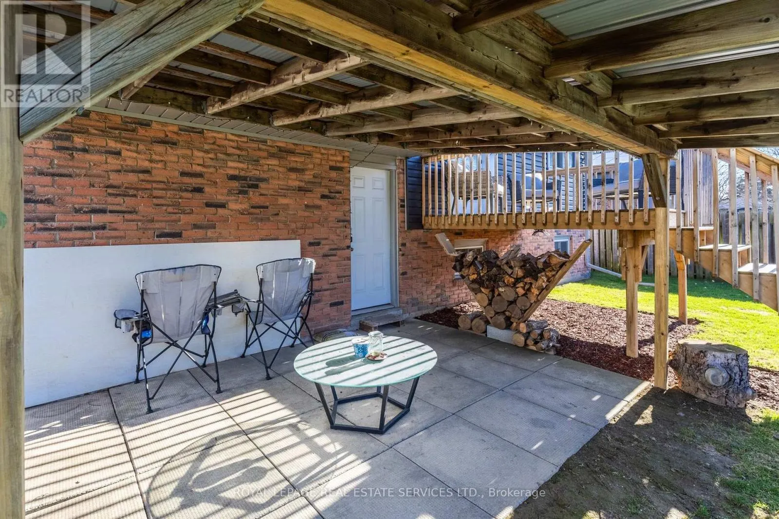 19 SOUTHGLEN ROAD