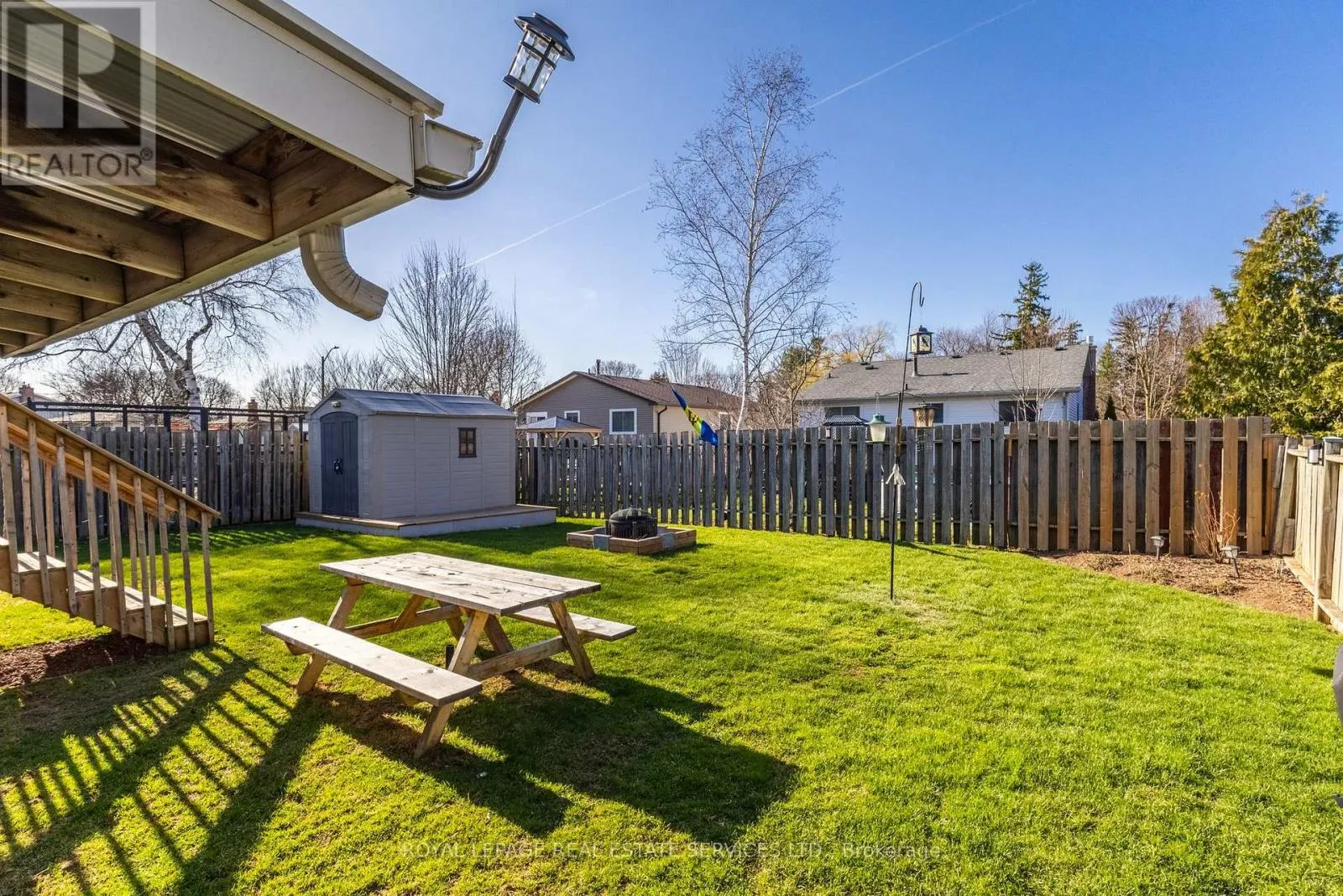 19 SOUTHGLEN ROAD