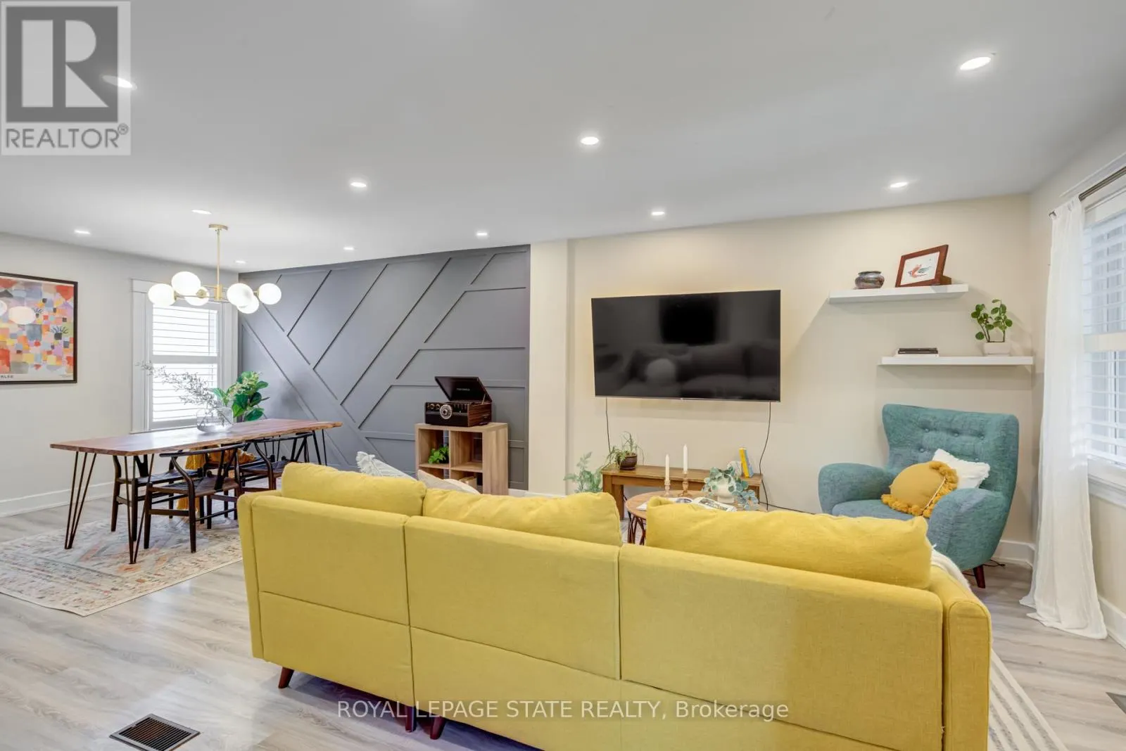 39 EAST BEND AVENUE S