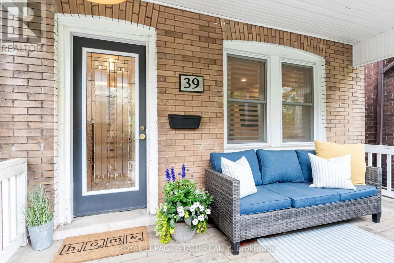 39 EAST BEND AVENUE S