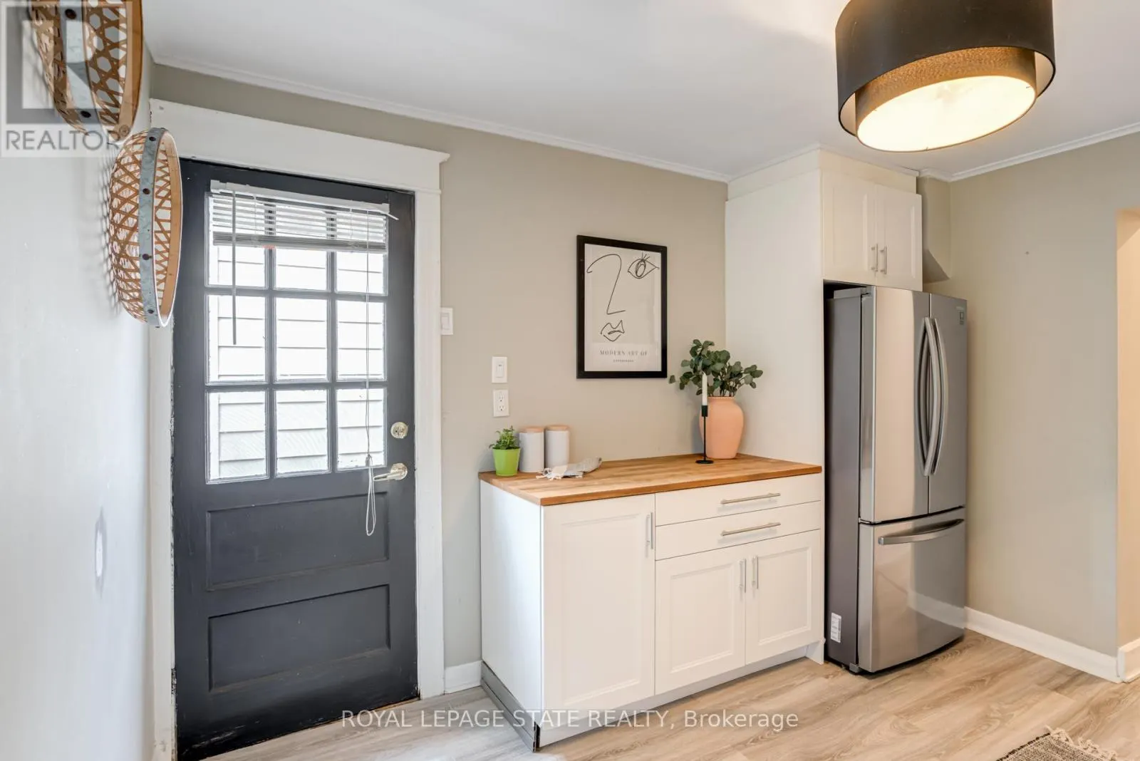 39 EAST BEND AVENUE S