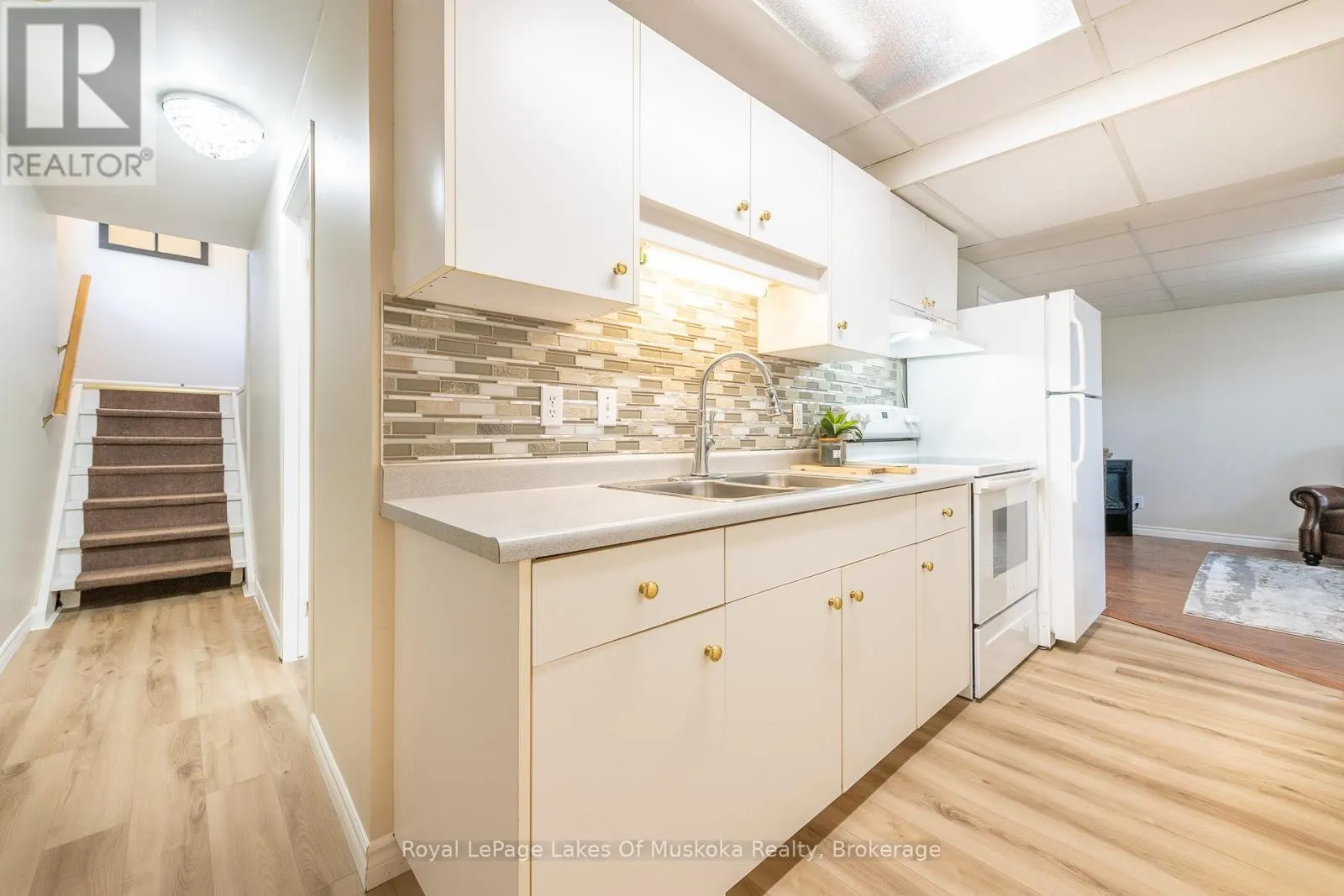 284 SOUTH FAIRY LAKE ROAD