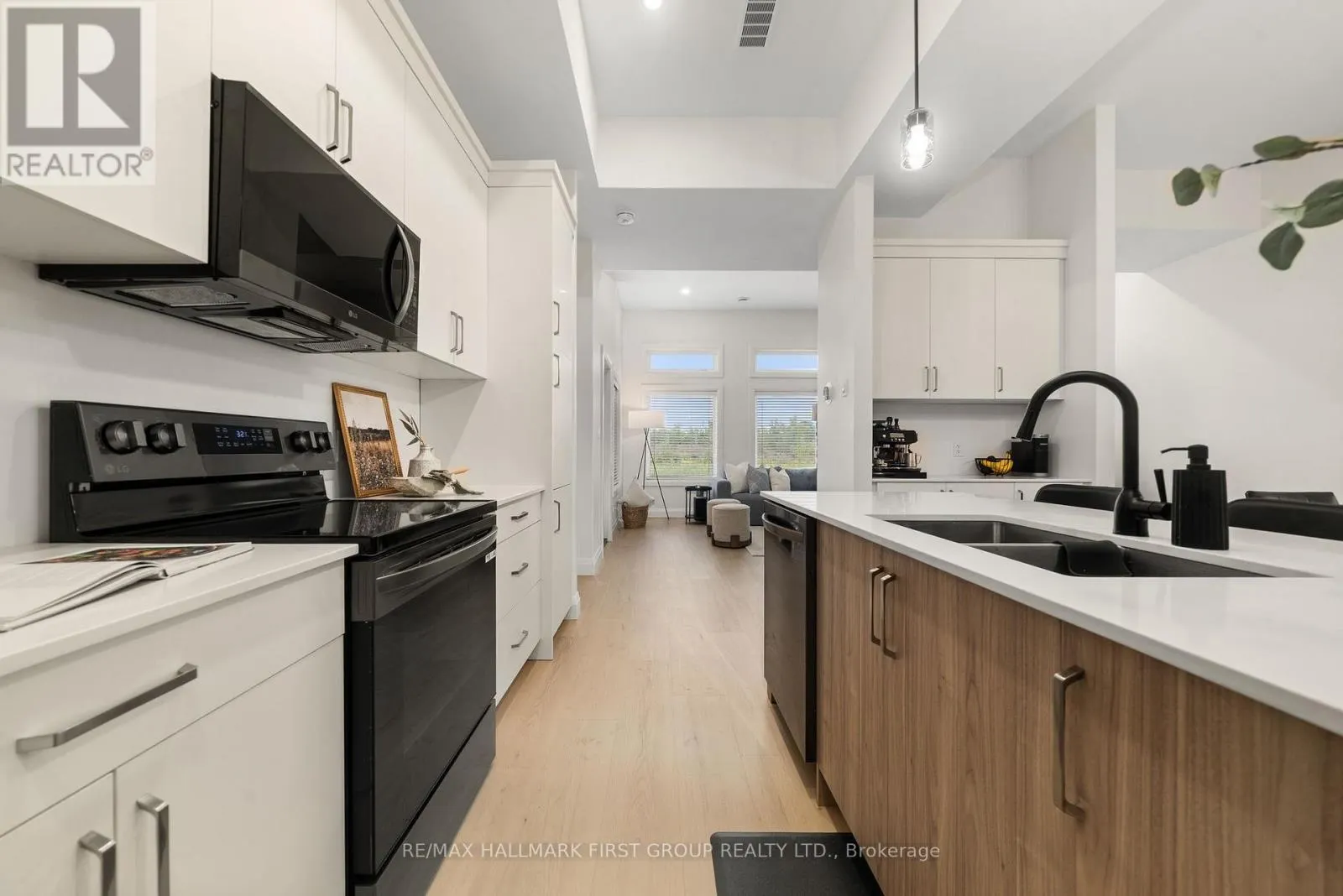 118 ROYAL GALA DRIVE