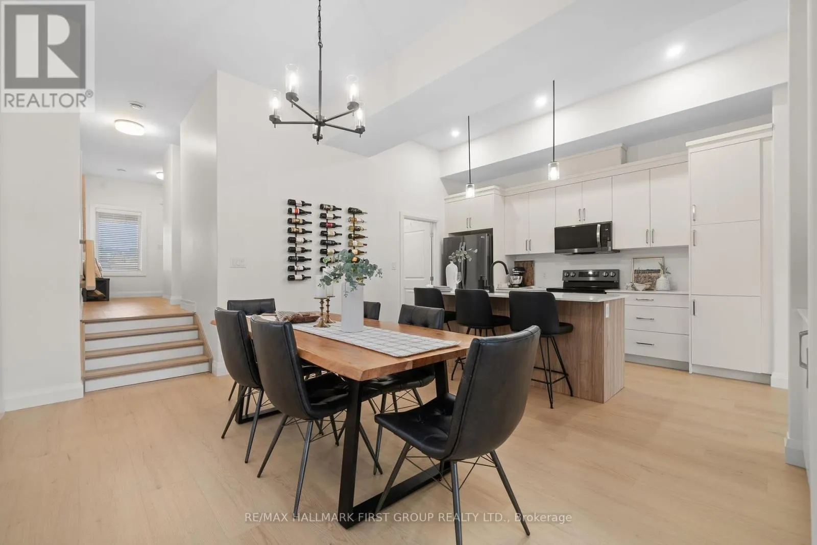 118 ROYAL GALA DRIVE