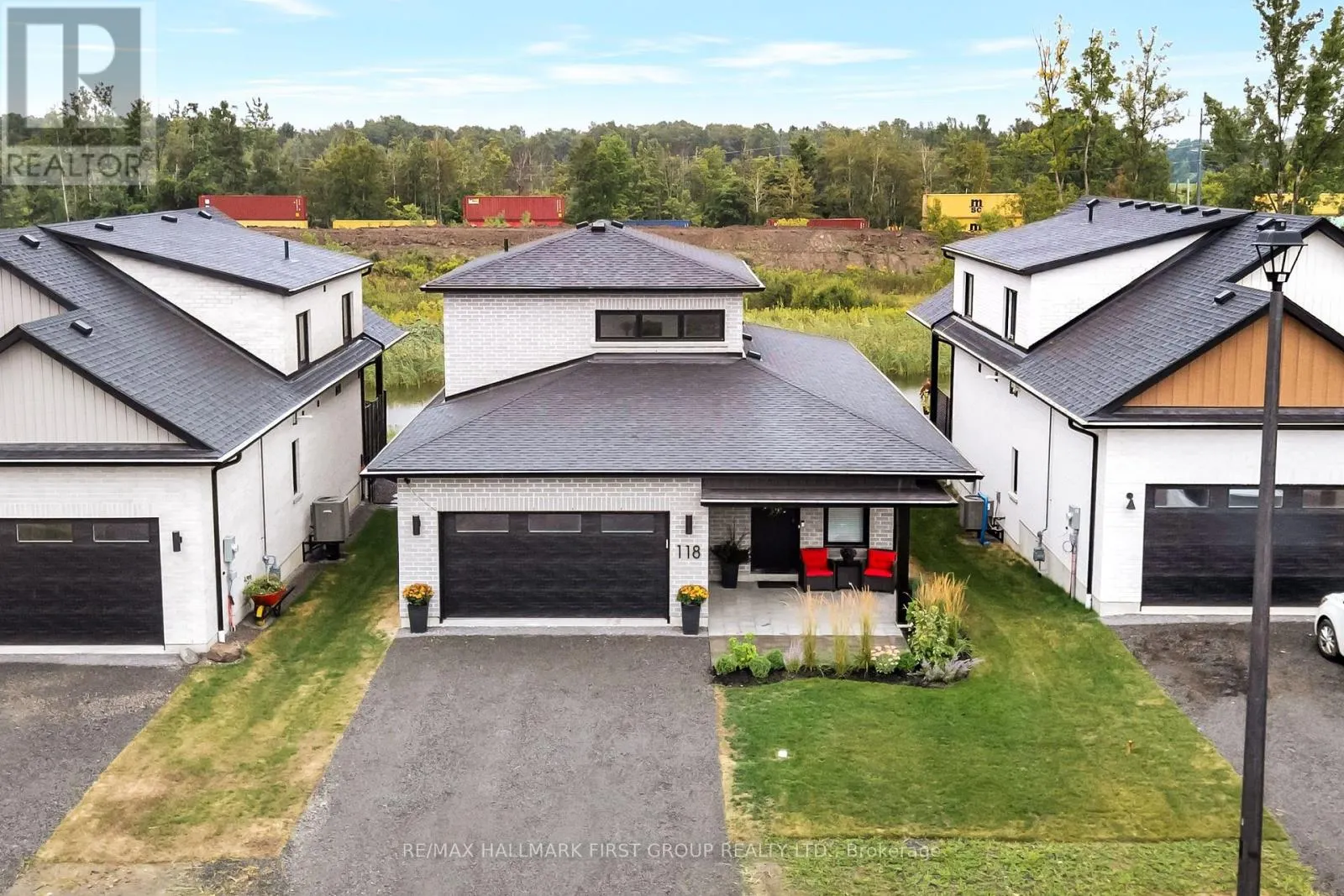 118 ROYAL GALA DRIVE