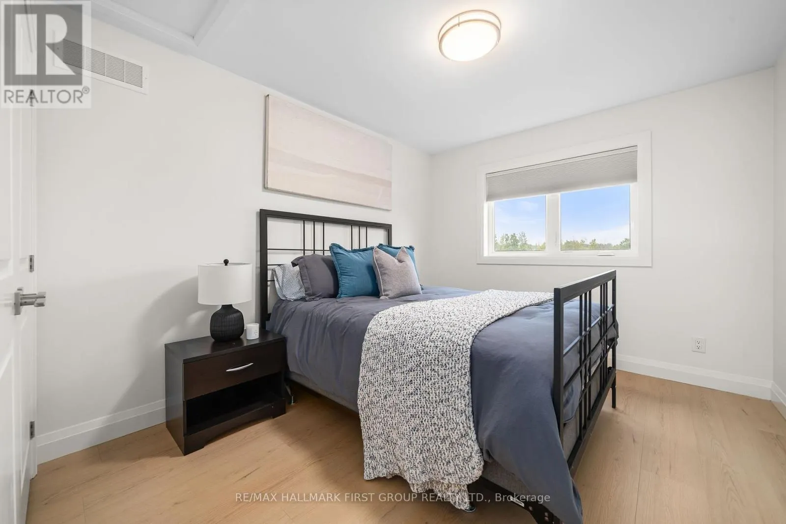 118 ROYAL GALA DRIVE