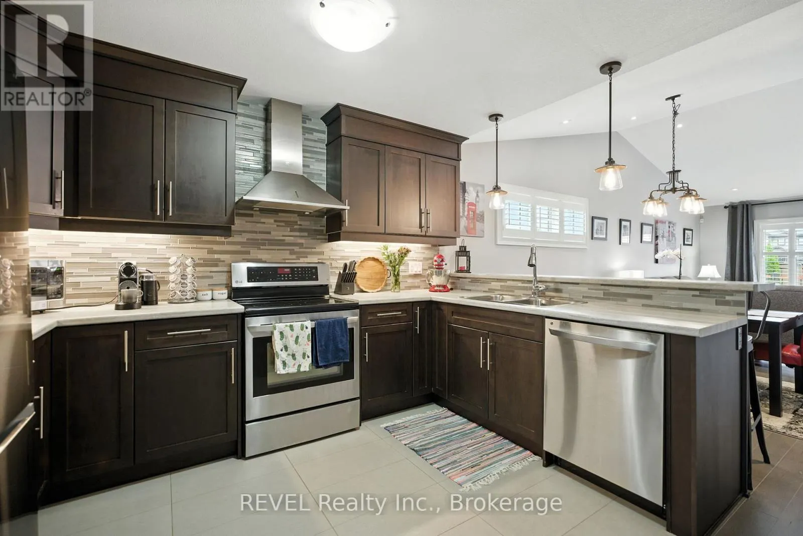 6283 DORES DRIVE