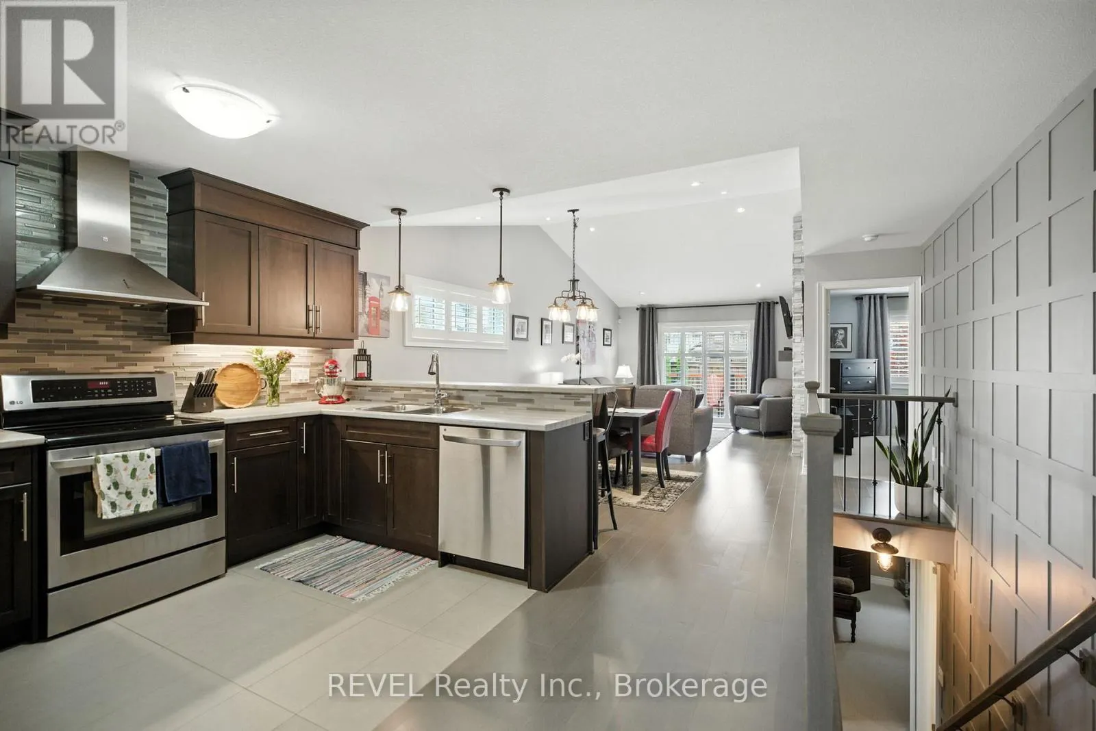 6283 DORES DRIVE