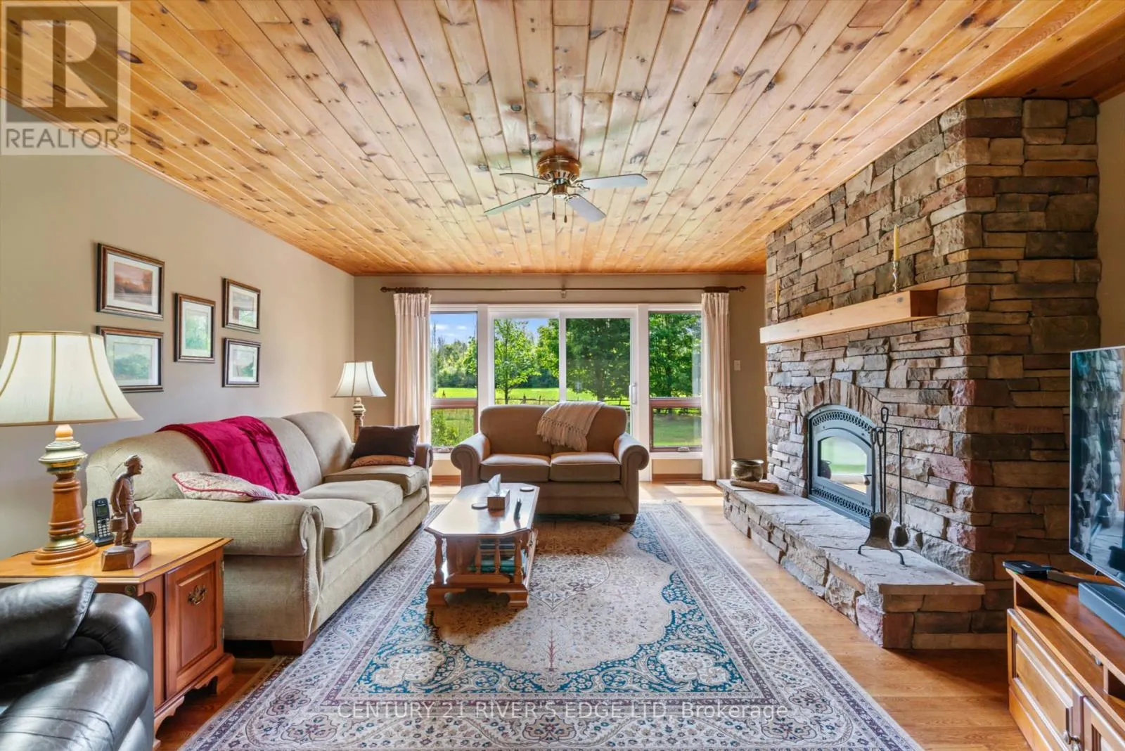 814 PLUMHOLLOW ROAD