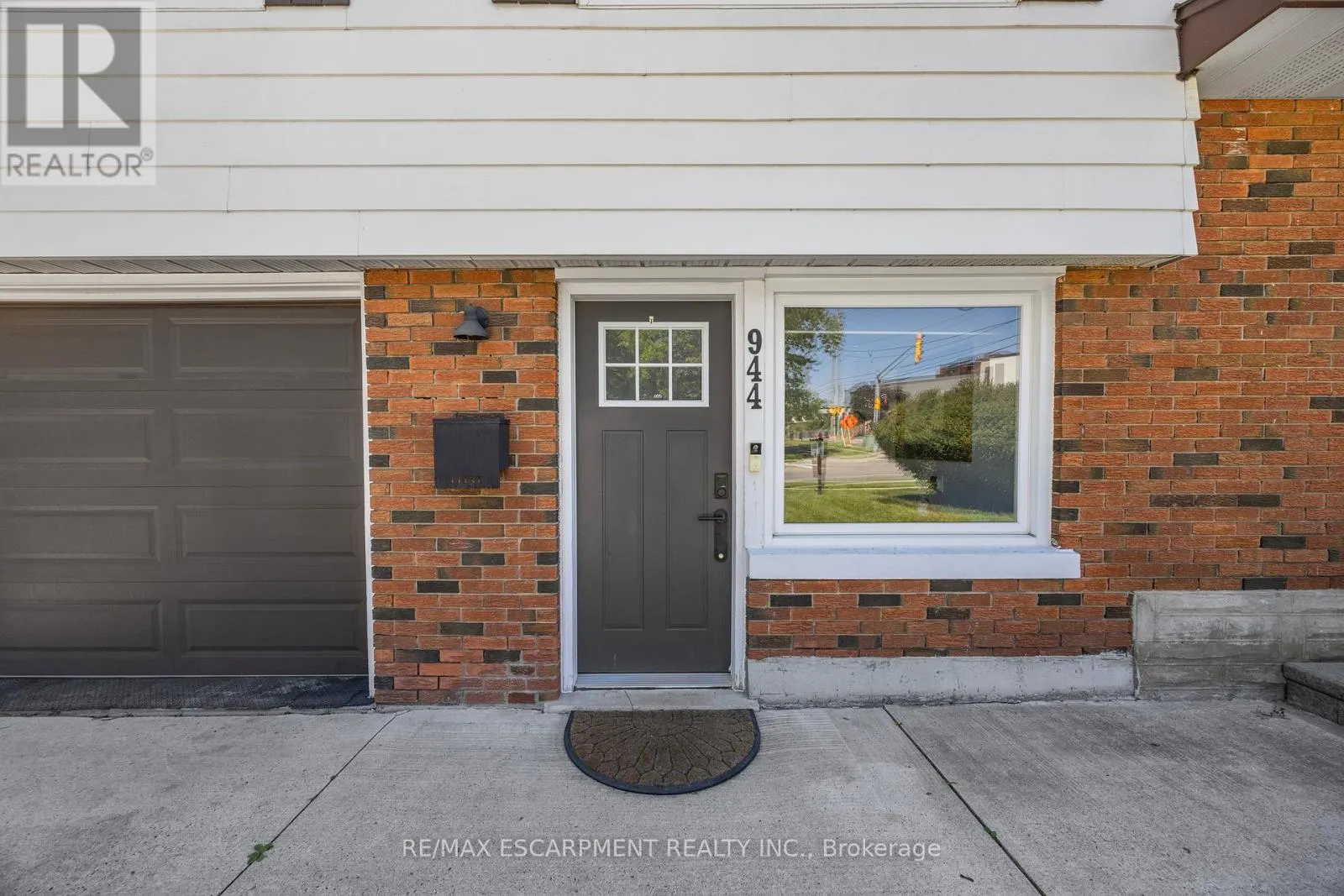 944 CONCESSION ROAD