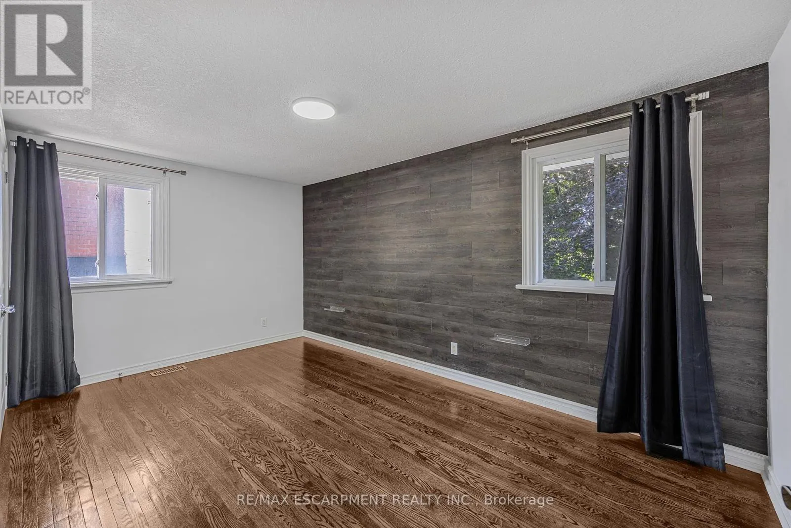 944 CONCESSION ROAD