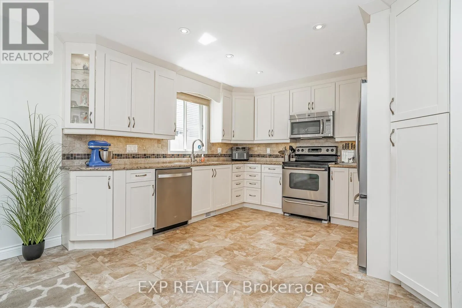 6084A VINEYARD DRIVE