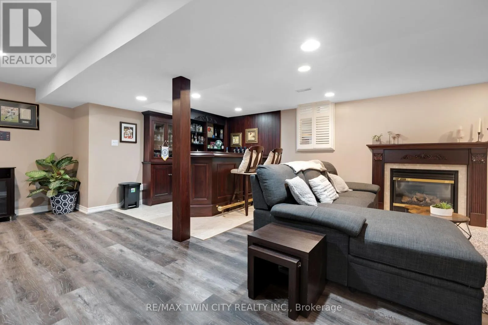 477 BURNETT AVENUE