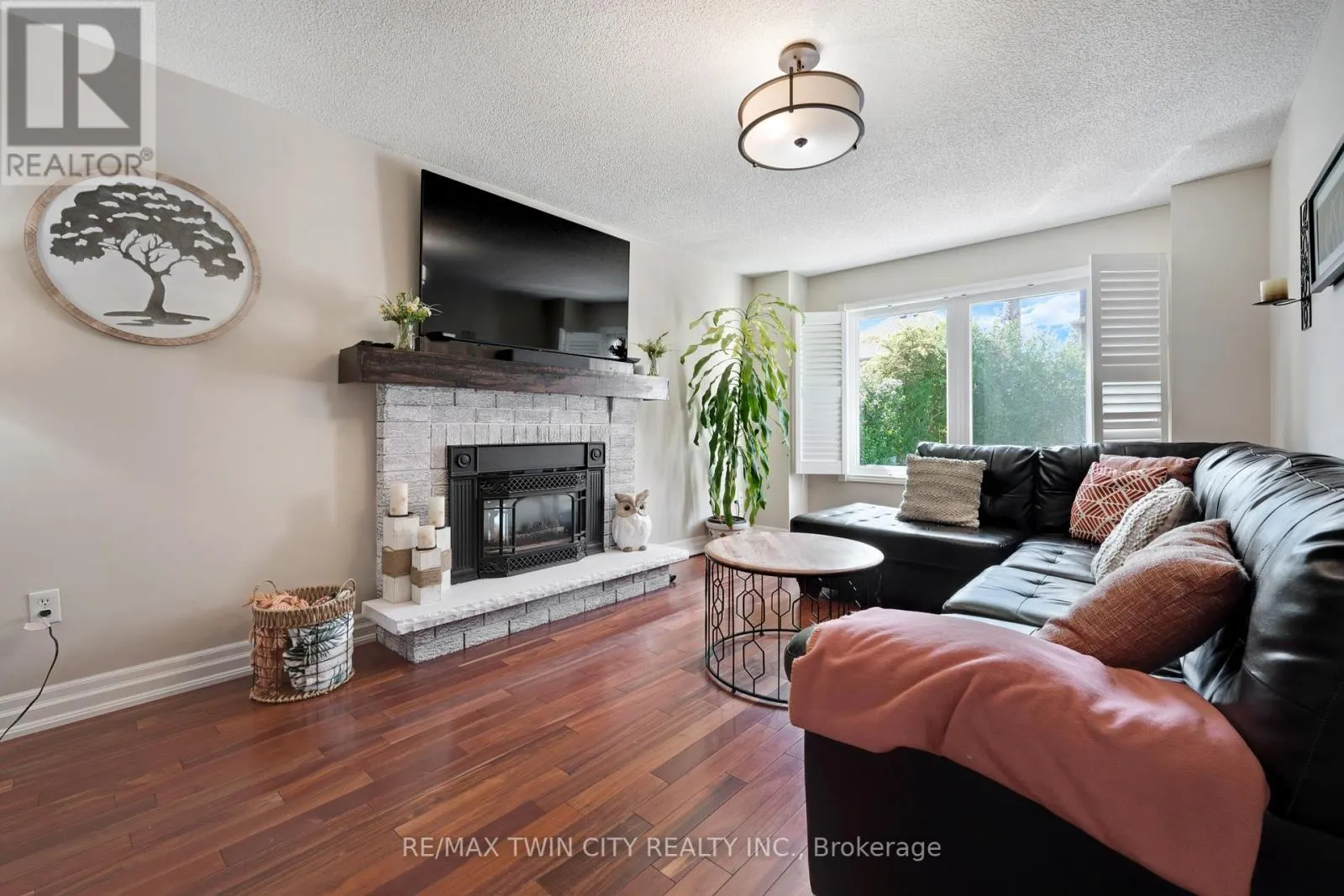 477 BURNETT AVENUE
