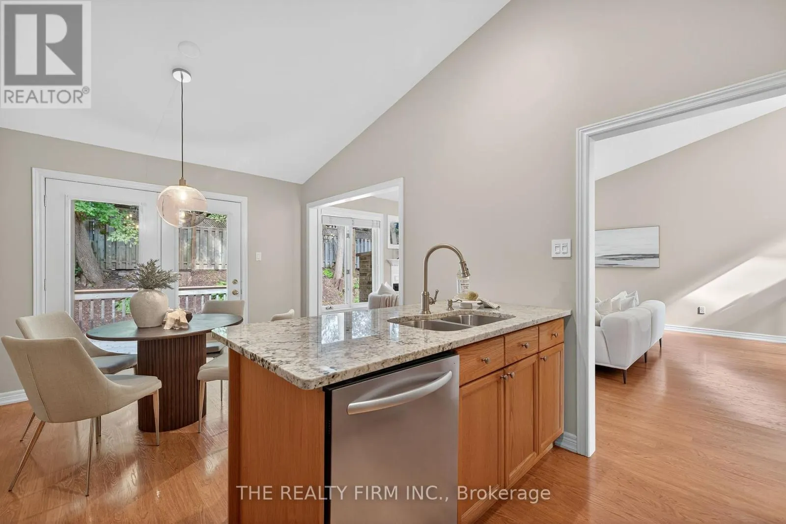 4 - 519 RIVERSIDE DRIVE, #4