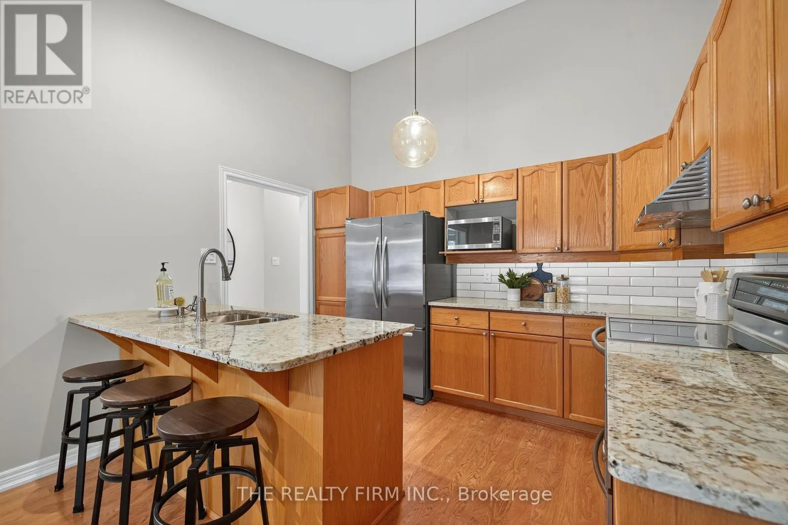 4 - 519 RIVERSIDE DRIVE, #4