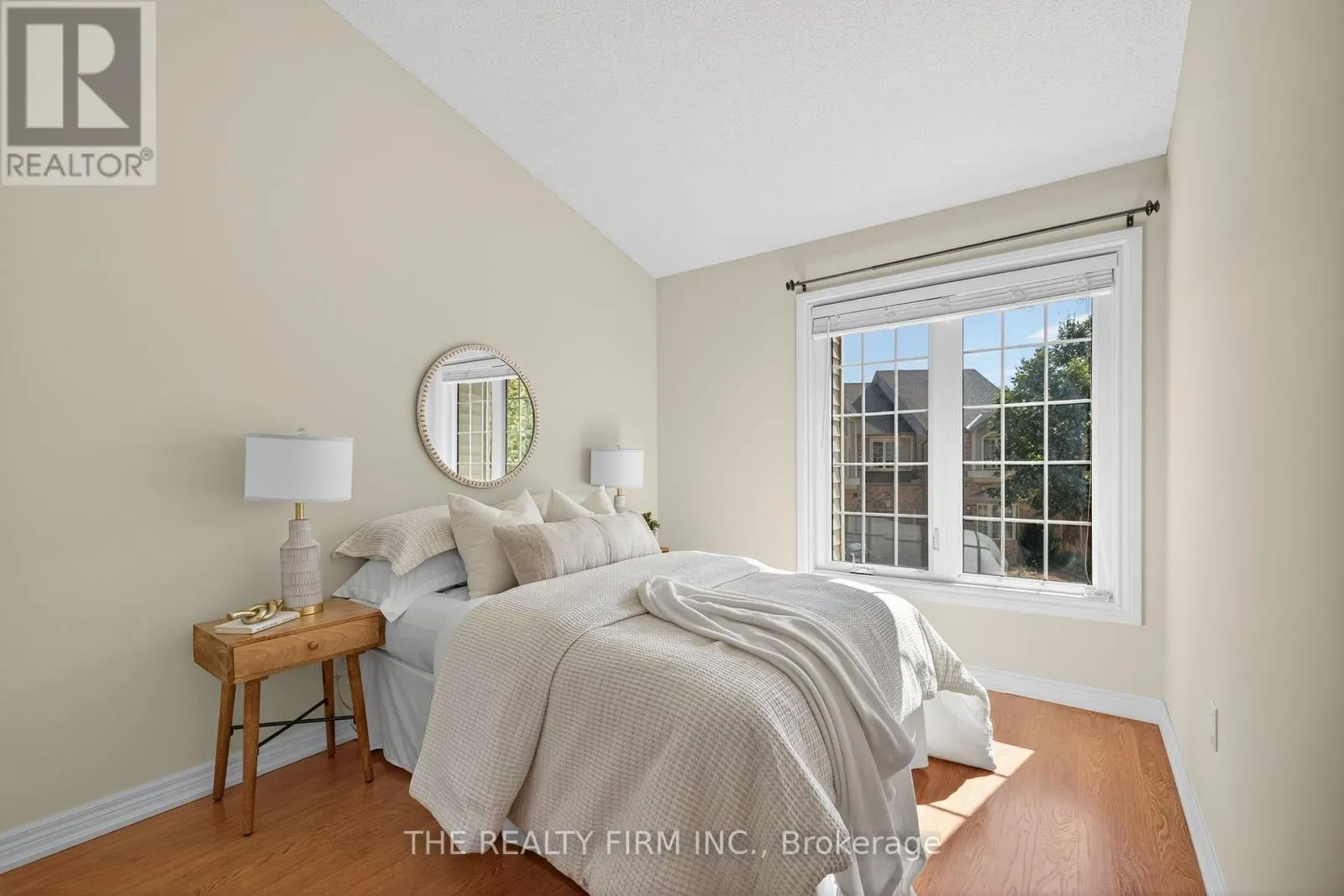 4 - 519 RIVERSIDE DRIVE, #4