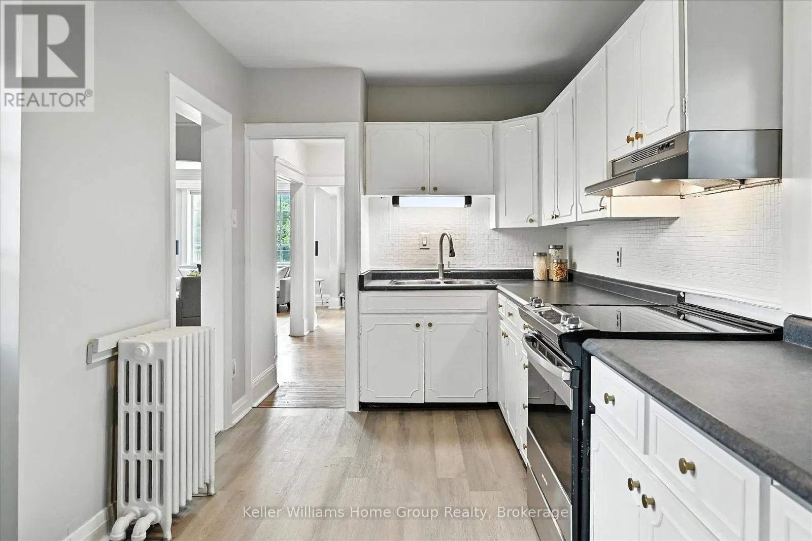 1047 MAIN STREET E