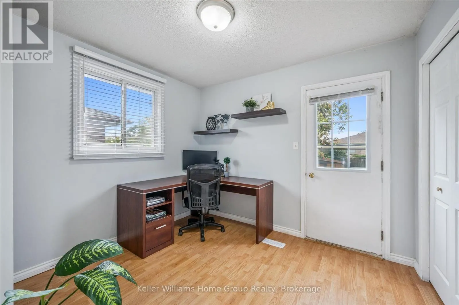 1138 LANGS CIRCLE